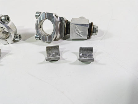 2015 Triumph Tiger Explorer XC Rox Anti-Vibration Handlebar Riser Set {{ shop.shopifyCountryName }} - Mototech271