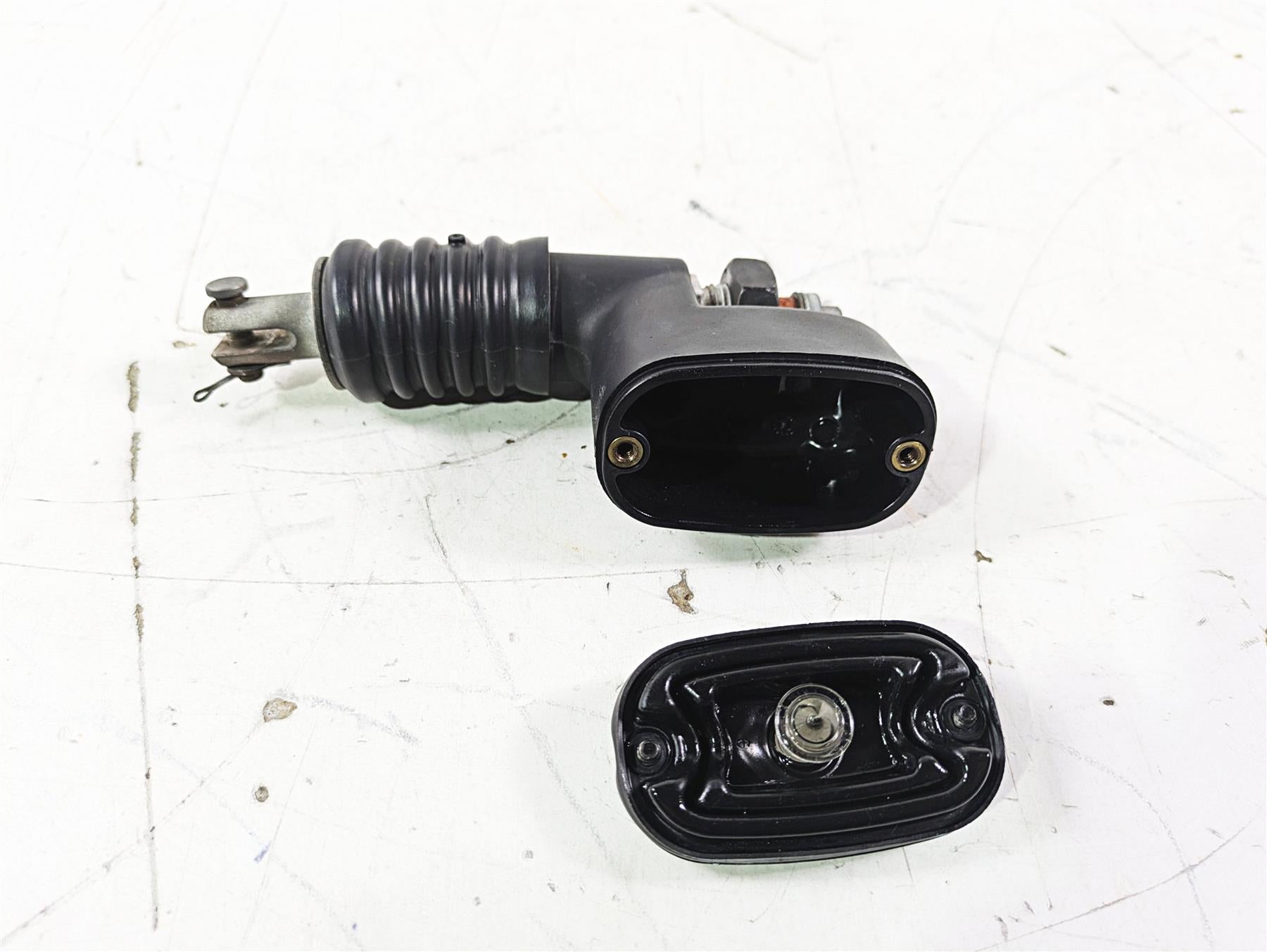 2016 Harley FLSTC Softail Heritage Rear Brake Master Cylinder 41767-05E {{ shop.shopifyCountryName }} - Mototech271