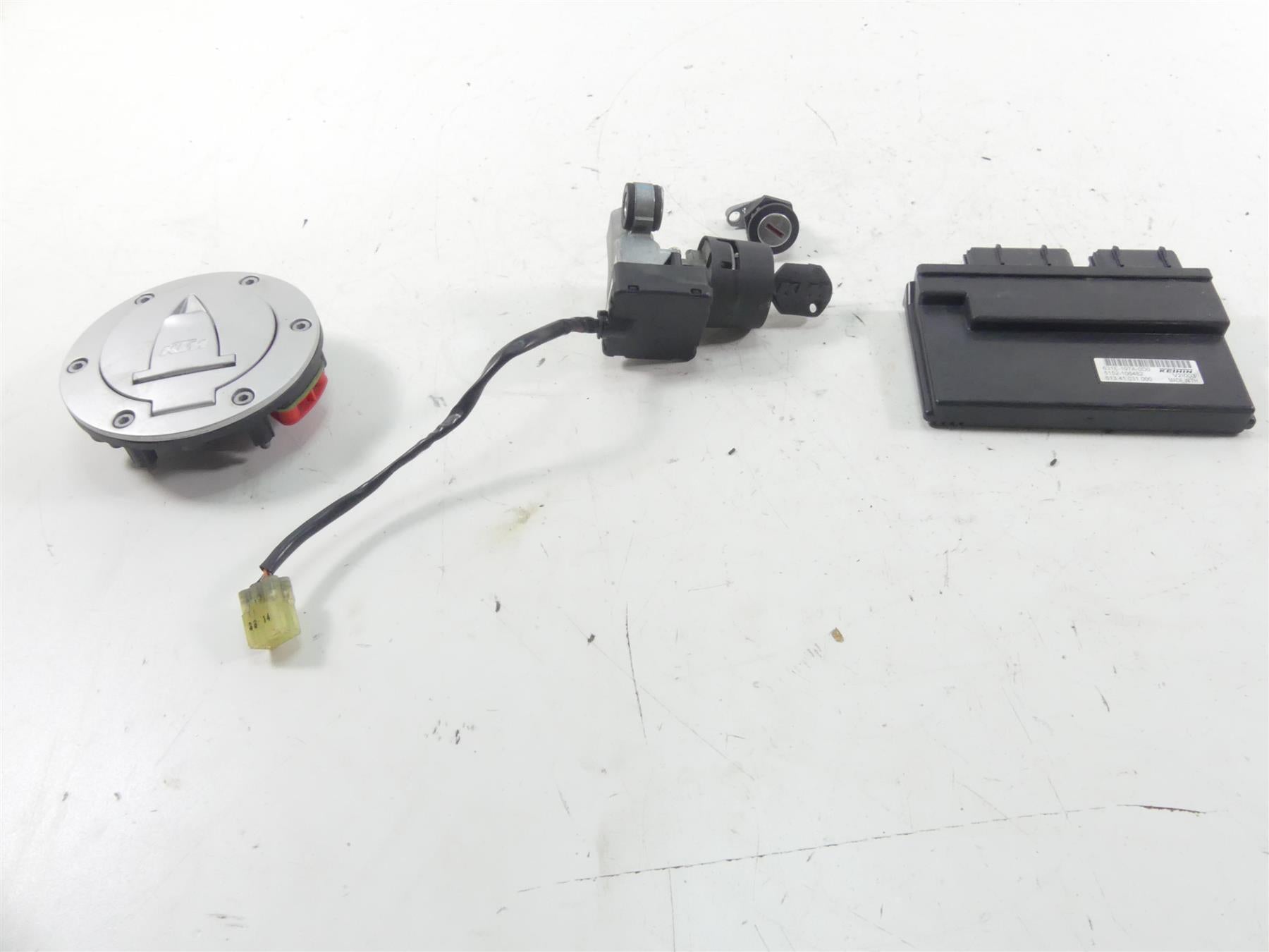 2015 KTM 1290R Super Duke Cdi Ecu Ecm Ignition Switch Key Lock Set 61341031000 {{ shop.shopifyCountryName }} - Mototech271