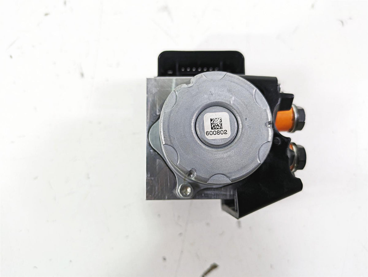 2023 Triumph Street Triple 765 RS Abs Brake Pump Module T2025961 T2025959 {{ shop.shopifyCountryName }} - Mototech271