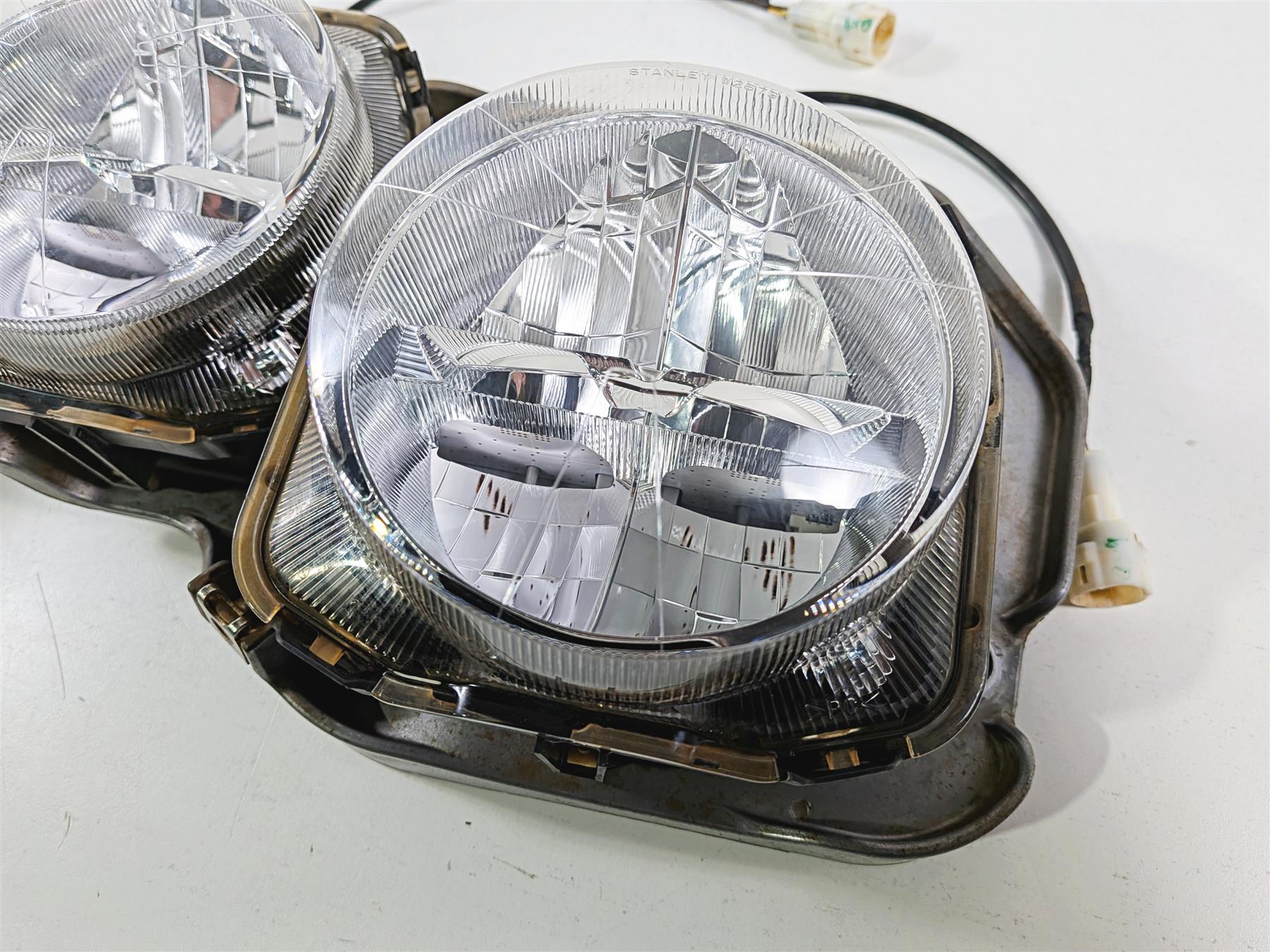 2021 Yamaha YXZ1000R EPS SS SE Nice Headlight Head Light Lamps 2UD-84300-00-00 {{ shop.shopifyCountryName }} - Mototech271