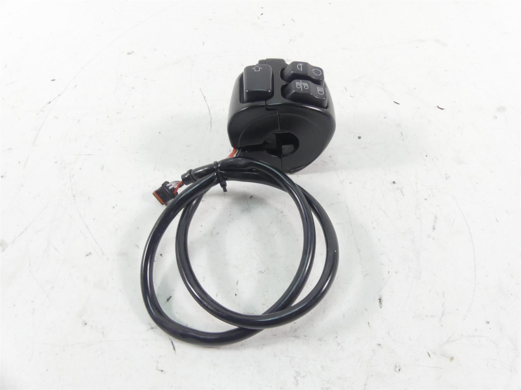 2018 Harley Softail FXBB Street Bob Left Hand Lights Control Switch 71500292 {{ shop.shopifyCountryName }} - Mototech271