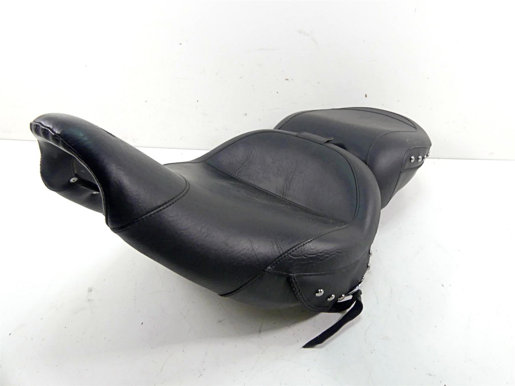 2019 Indian Chieftain Classic Mustang Wide Touring Rider & Passenger Seat 79762 {{ shop.shopifyCountryName }} - Mototech271
