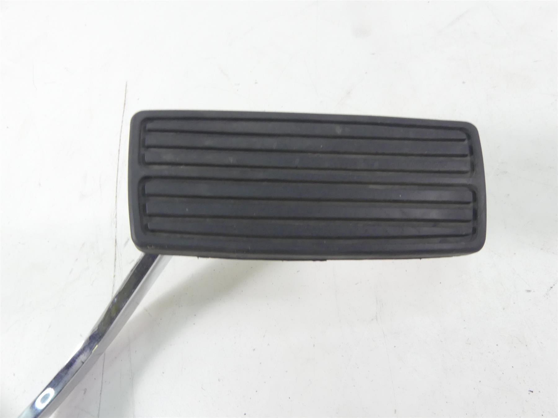 2003 Honda VTX1800R Right Front Floor Board & Brake Pedal Set 50615-MCV-000 {{ shop.shopifyCountryName }} - Mototech271