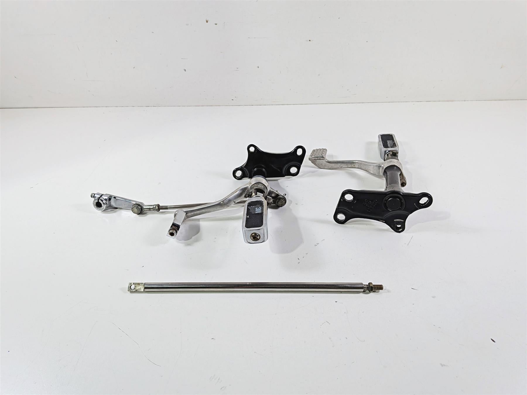2003 Harley Sportster XL1200 Front Footpeg Shift Brake Lever Set 50951-90 {{ shop.shopifyCountryName }} - Mototech271