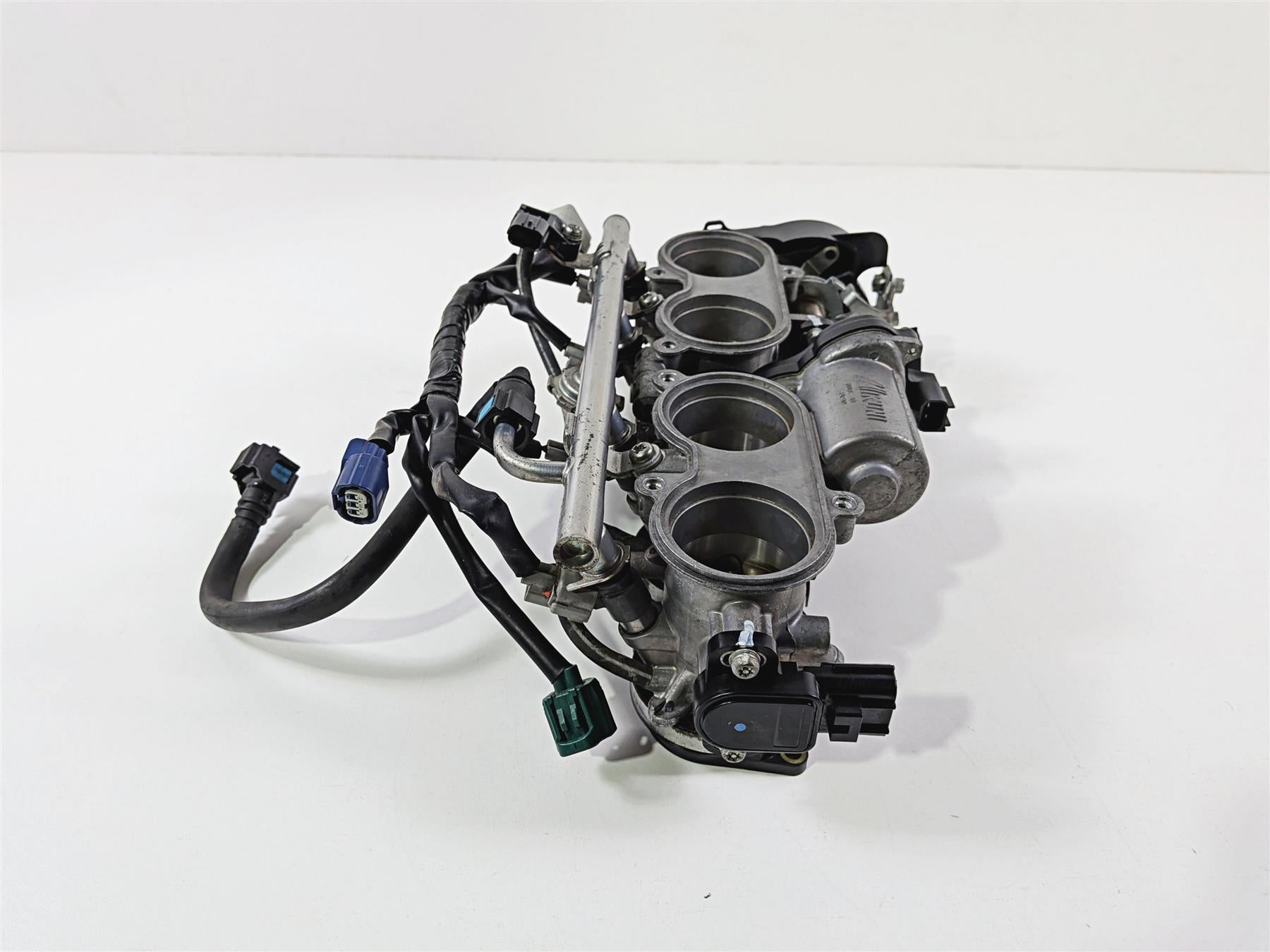 2008 Yamaha YZF R1 RN19 Mikuni Throttle Body Injectors & Wiring 4C8-13750-20-00 {{ shop.shopifyCountryName }} - Mototech271