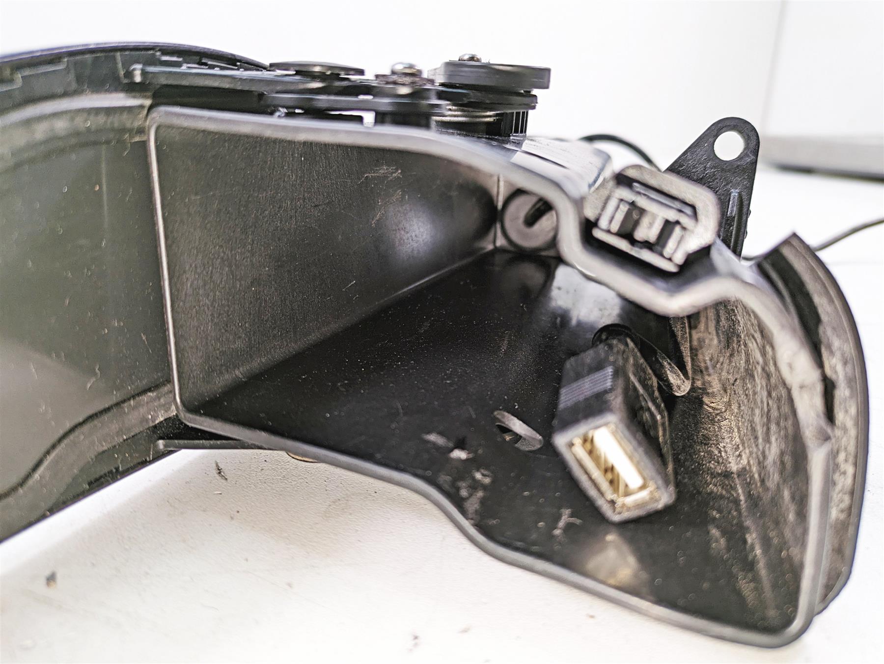 2018 Harley Touring FLHXSE CVO Street Glide Front Media Compartment 76000117 {{ shop.shopifyCountryName }} - Mototech271