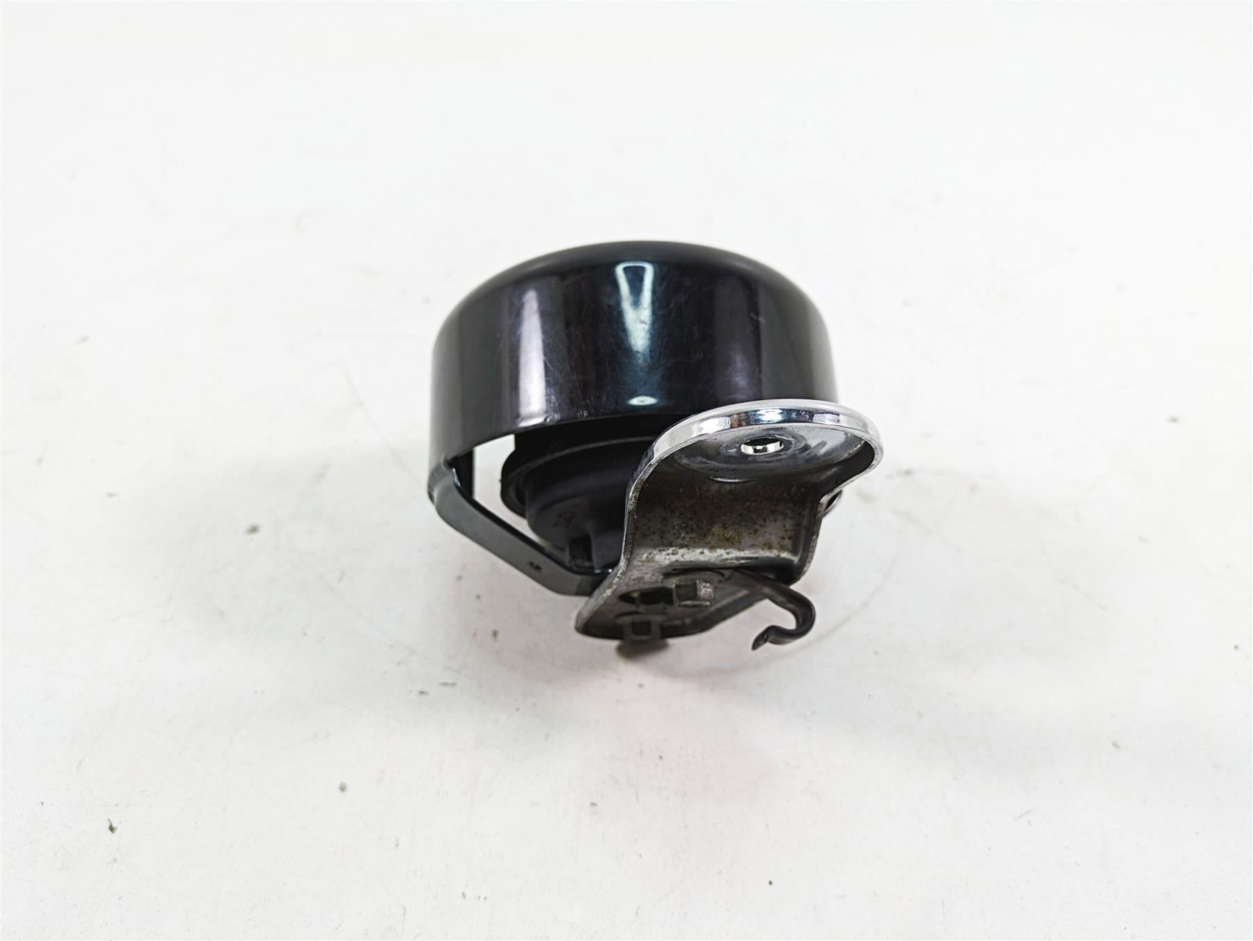 2005 Harley Dyna FXDL Low Rider Horn + Cover 61300478A {{ shop.shopifyCountryName }} - Mototech271