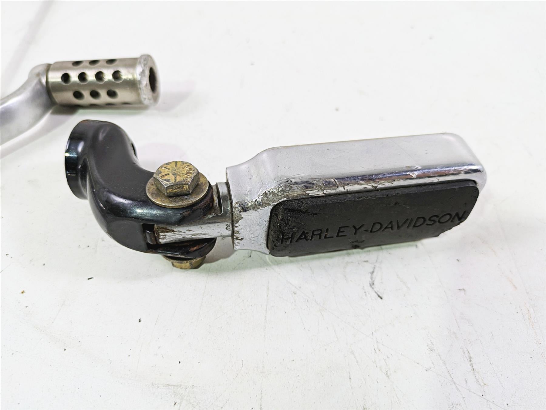 2013 Harley VRSCF Muscle Rod Left Front Footpeg & Shifter Parts 54046-12 {{ shop.shopifyCountryName }} - Mototech271