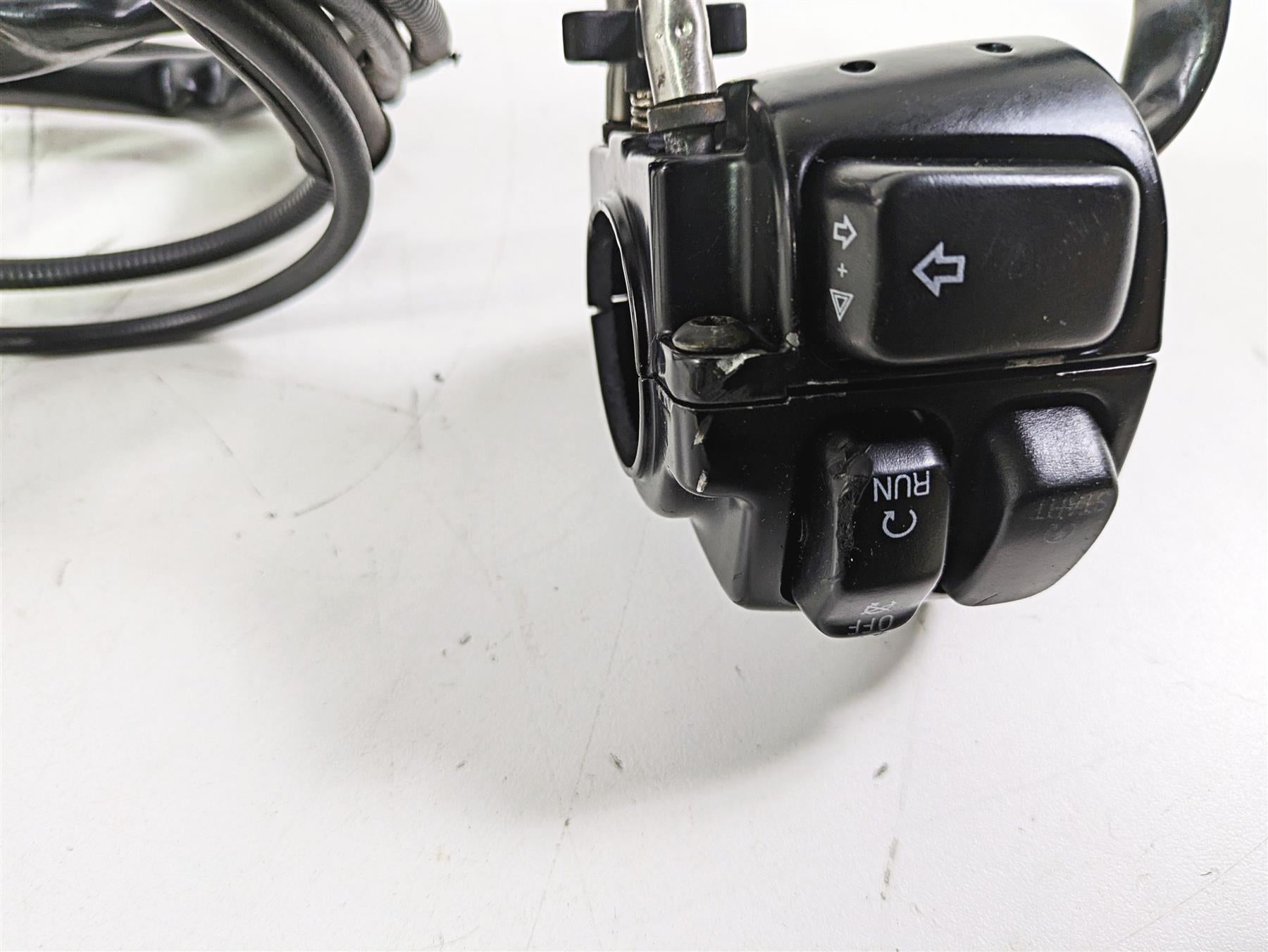2002 Harley Dyna FXDL Low Rider Right Hand Throttle Control Switch 71684-06A {{ shop.shopifyCountryName }} - Mototech271