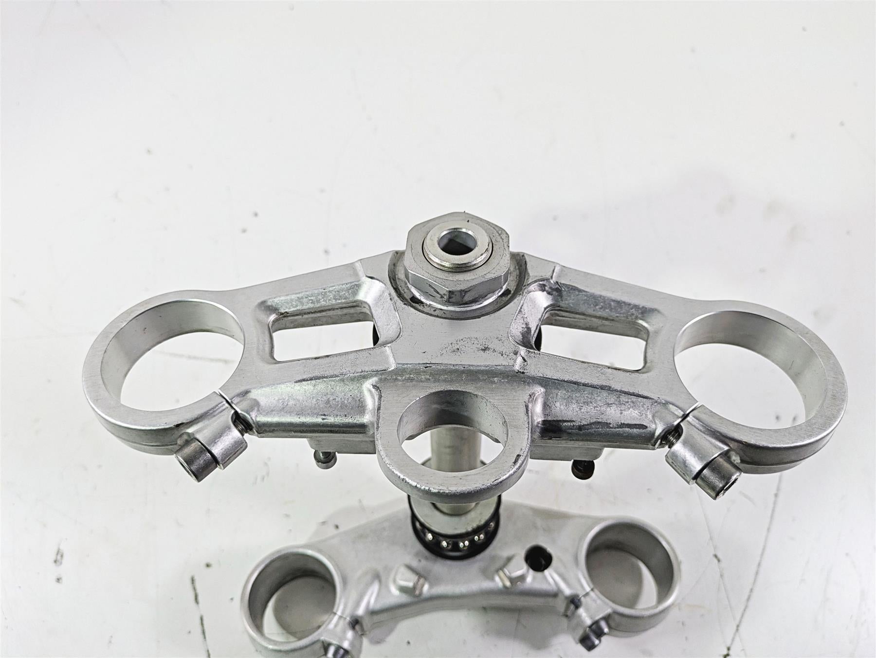 2012 Triumph Daytona 675 Upper Lower Triple Tree Set T2044130 T2049170 {{ shop.shopifyCountryName }} - Mototech271