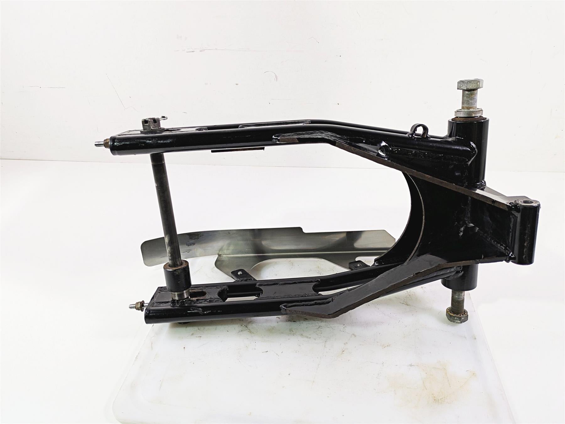 2002 Indian Spirit Deluxe Straight Rear Swingarm Swing Arm & Axle 89-213 {{ shop.shopifyCountryName }} - Mototech271