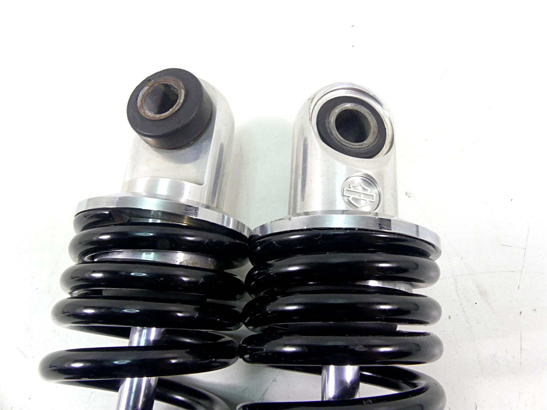 2015 Harley VRSCF Muscle V-Rod 13" Rear Shock Damper Suspension Set 54617-09 {{ shop.shopifyCountryName }} - Mototech271