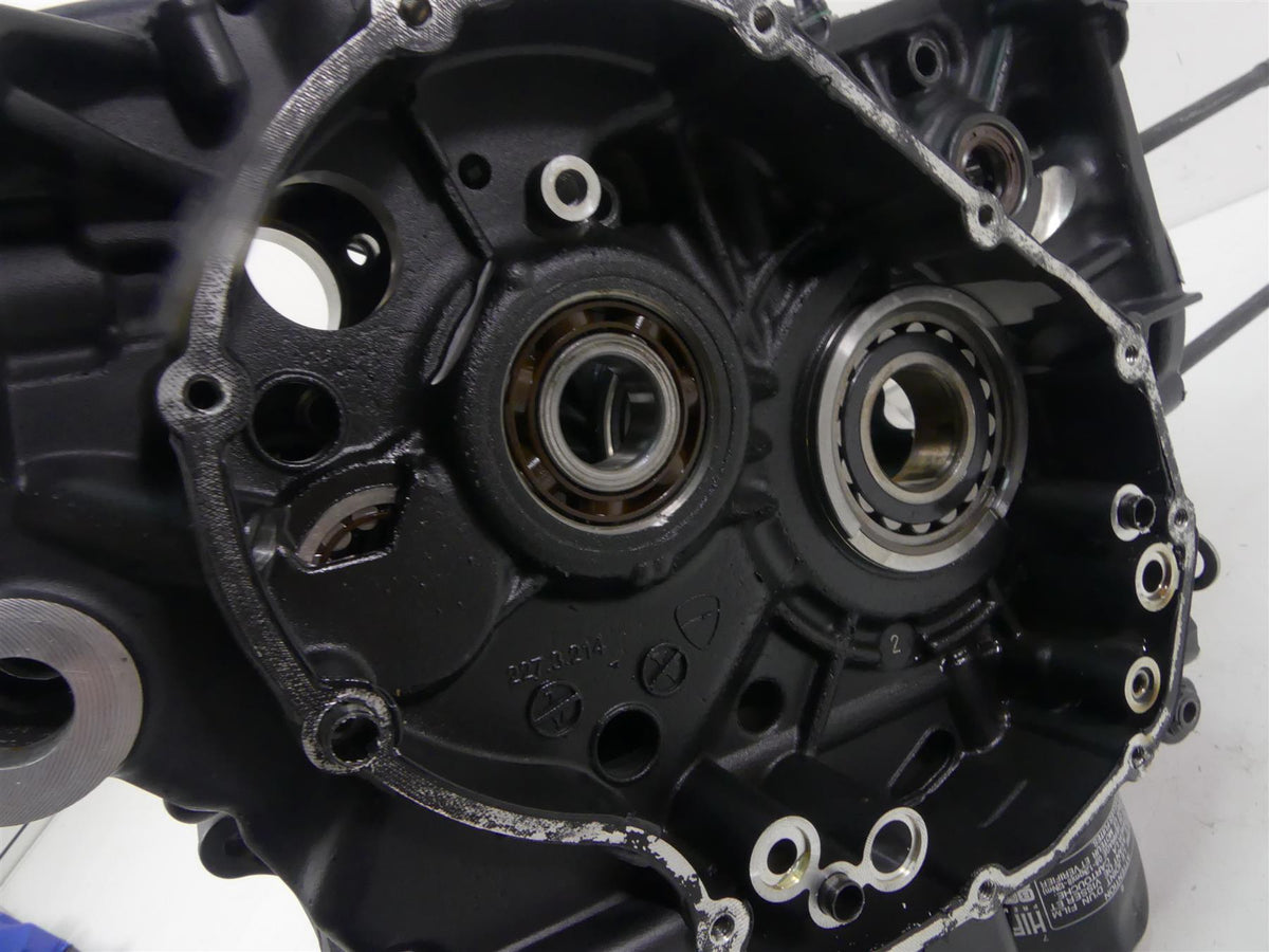 2015 Ducati Monster 1200 S Engine Crankcase Crank Case Set 69927481A {{ shop.shopifyCountryName }} - Mototech271