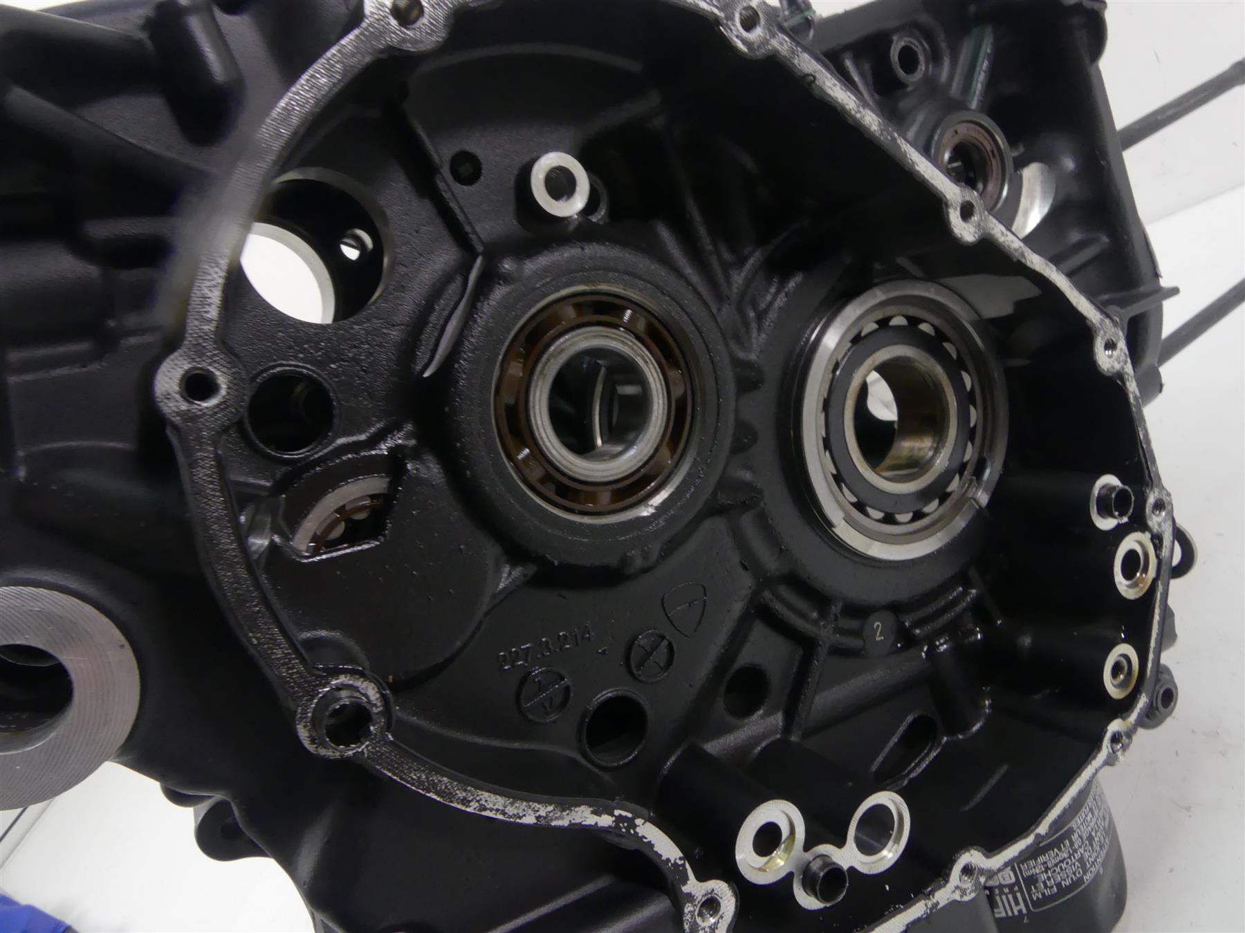 2015 Ducati Monster 1200 S Engine Crankcase Crank Case Set 69927481A {{ shop.shopifyCountryName }} - Mototech271