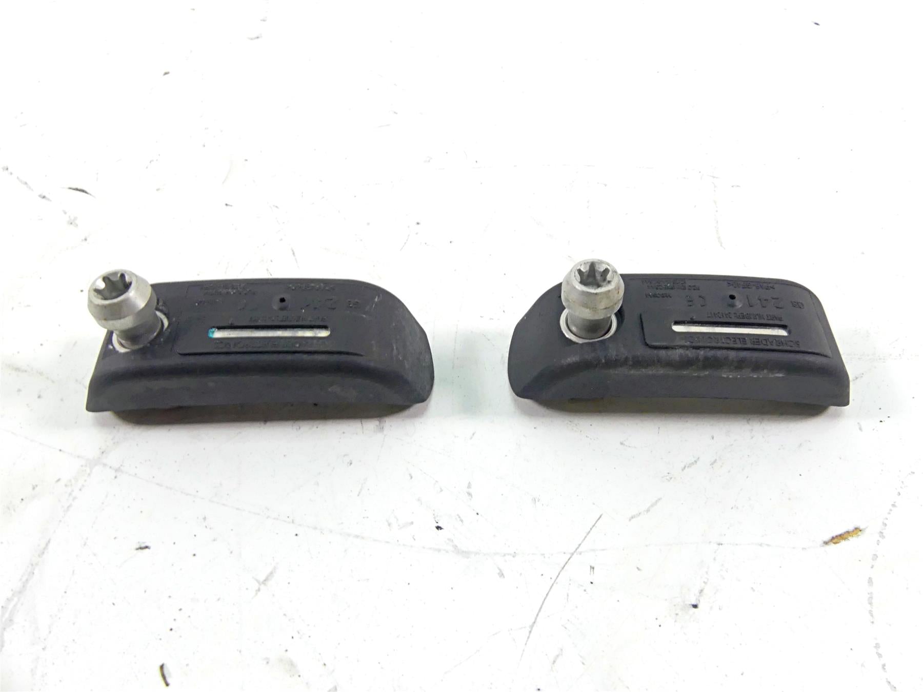 2019 Indian Chieftain Classic Tire Pressure Sensor Set 2412417 2208712 {{ shop.shopifyCountryName }} - Mototech271