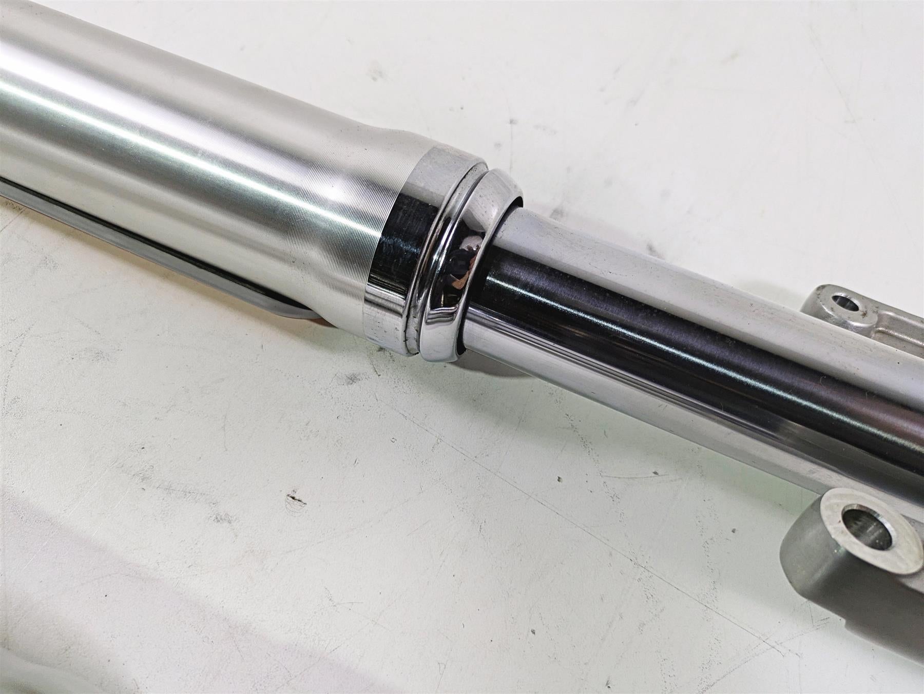 2006 Harley VRSCR Street V-Rod Front Fork Leg Set Straight 46774-06 46775-06 {{ shop.shopifyCountryName }} - Mototech271