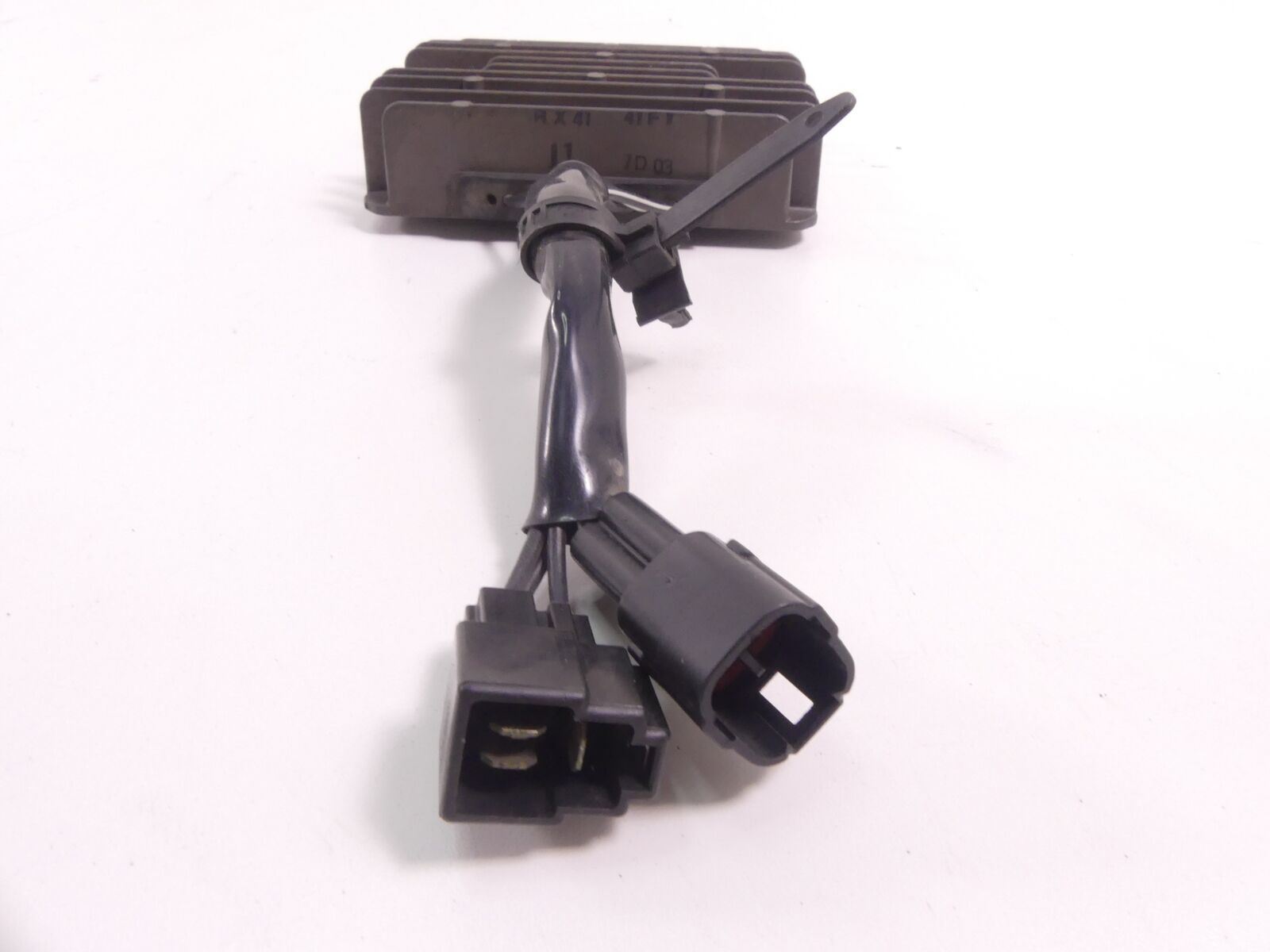 2007 Suzuki VL800 C50 Boulevard Rectifier Voltage Regulator 32800-47H00 {{ shop.shopifyCountryName }} - Mototech271