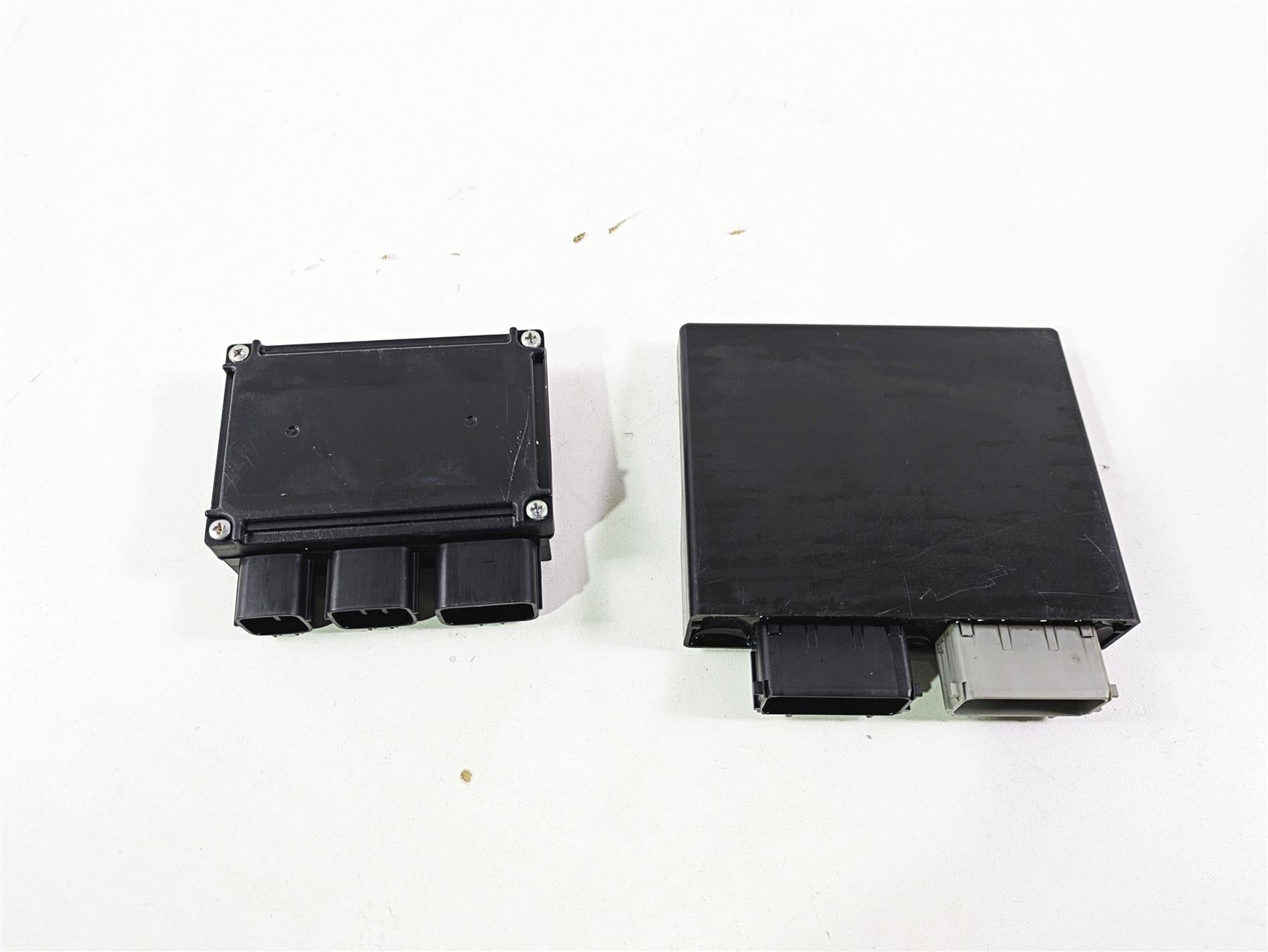 2021 Kawasaki Z900 ZR900 Cdi Engine Control & Relay Box 21175-1546 27002-0050 {{ shop.shopifyCountryName }} - Mototech271