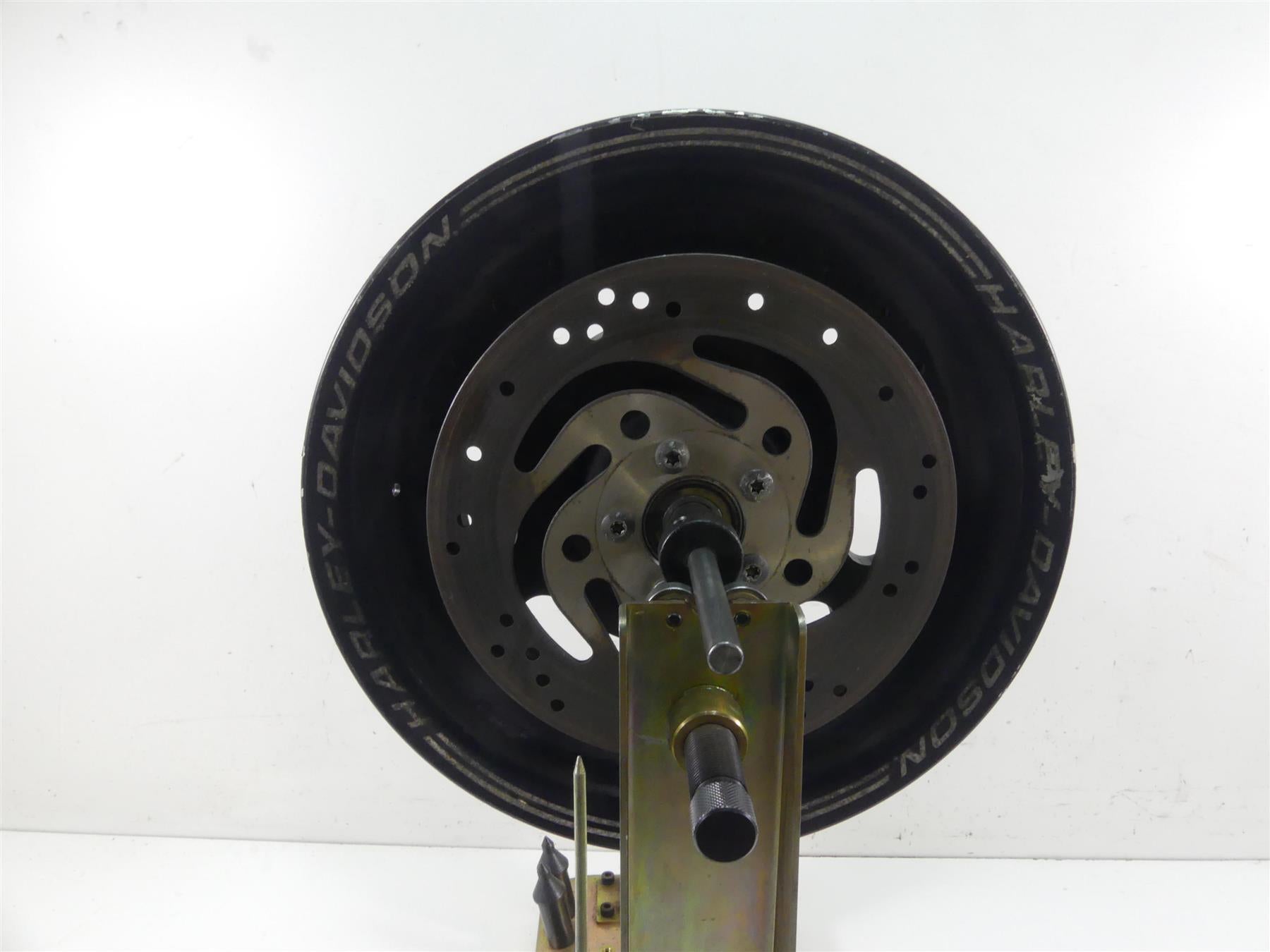 2014 Harley FXDF Dyna Fat Bob Straight 16x5 Rear Wheel Rim 40900261 {{ shop.shopifyCountryName }} - Mototech271
