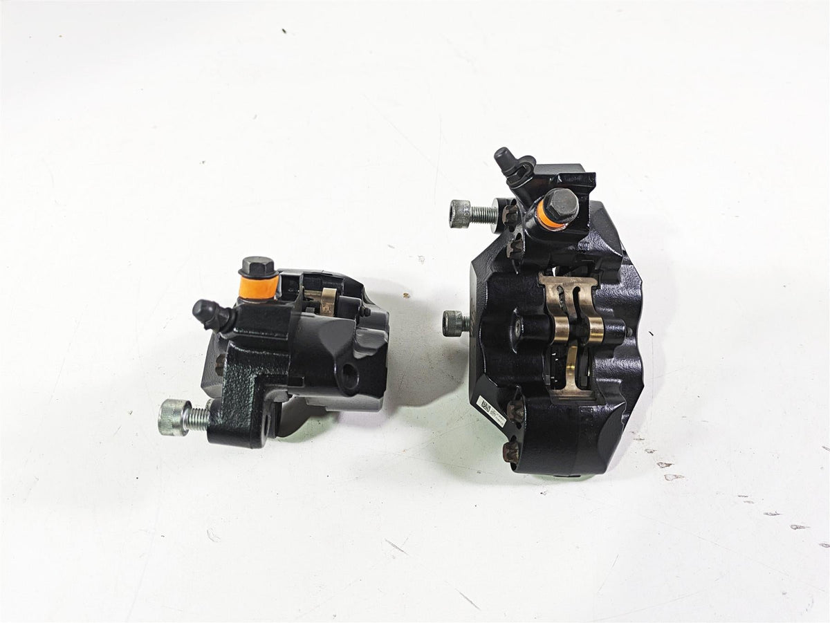 2018 Indian Chieftain Dark Horse Front Brake Caliper Set 1912390 1912391 {{ shop.shopifyCountryName }} - Mototech271