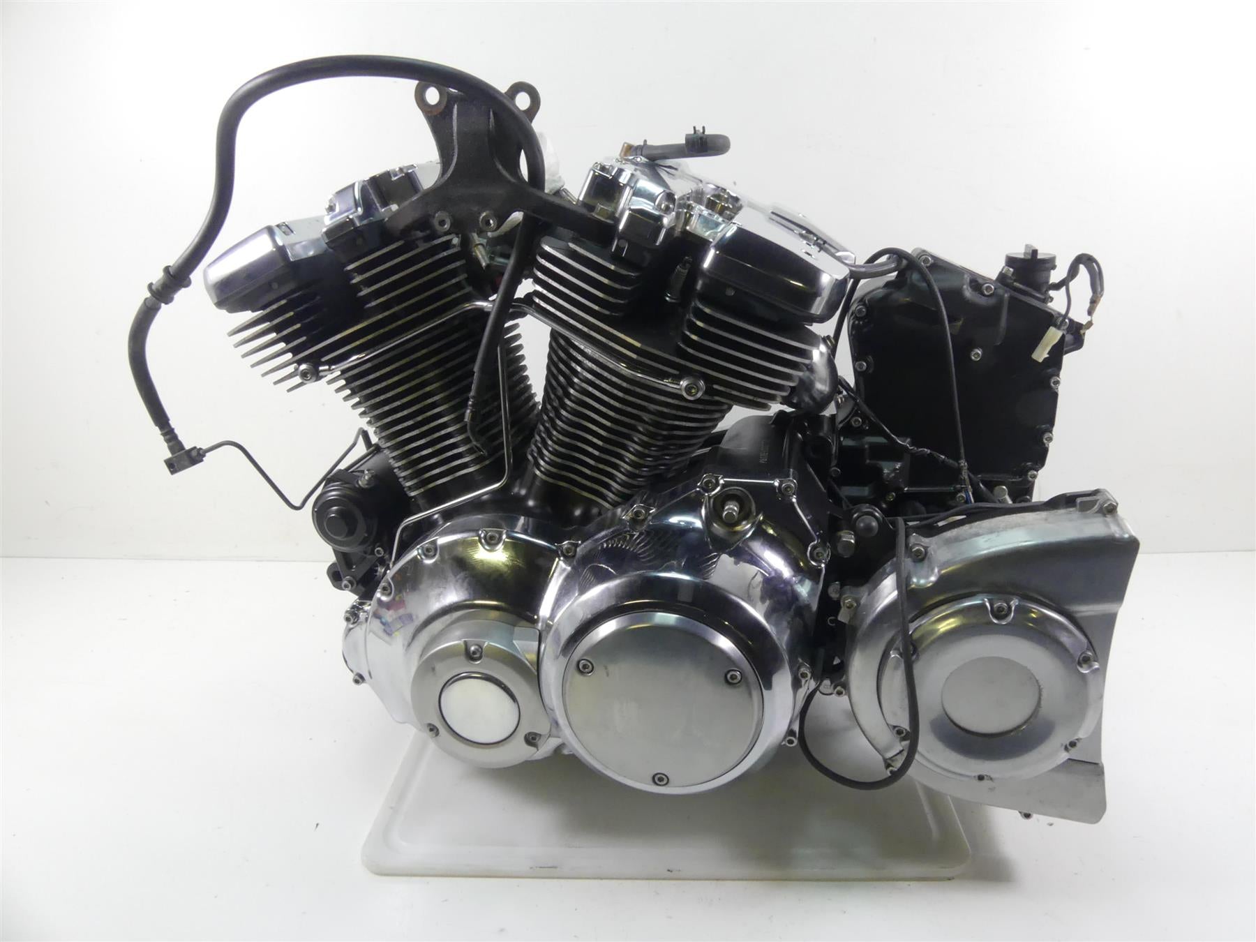 2006 Yamaha Roadliner XV1900 Running Engine Motor - 4K - Video 1D7-15100-00-00