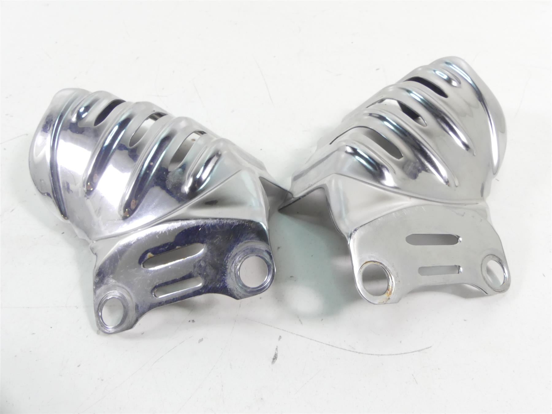 2013 Harley Touring FLHX Street Glide Kuryakyn Front Caliper Cover Set 7789 {{ shop.shopifyCountryName }} - Mototech271
