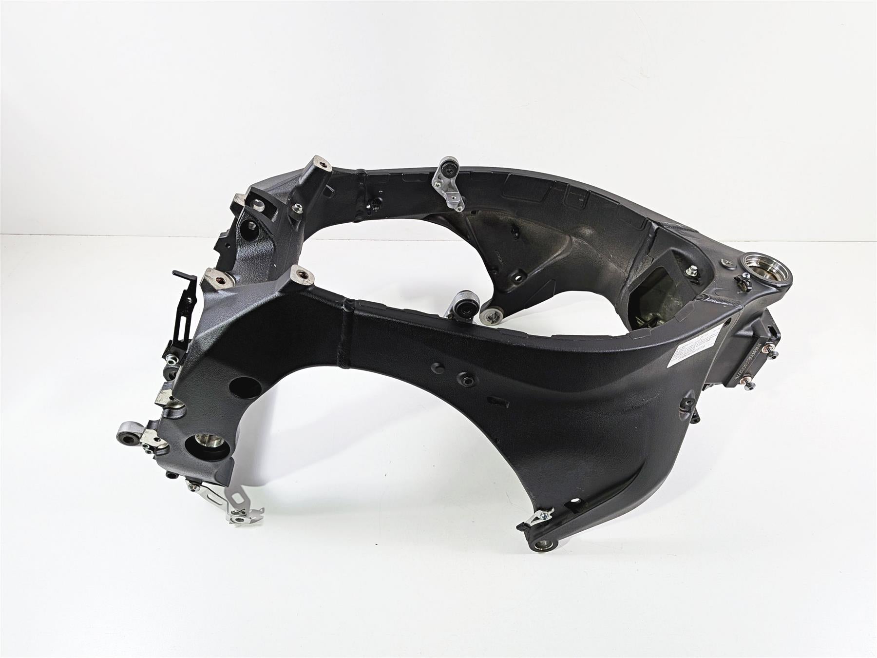 2016 Yamaha YZF R1 RN32 Main Frame Chassis - Damage - With Wisconsin Clear Title With Salvage History 2CR-21110-00-00 {{ shop.shopifyCountryName }} - Mototech271