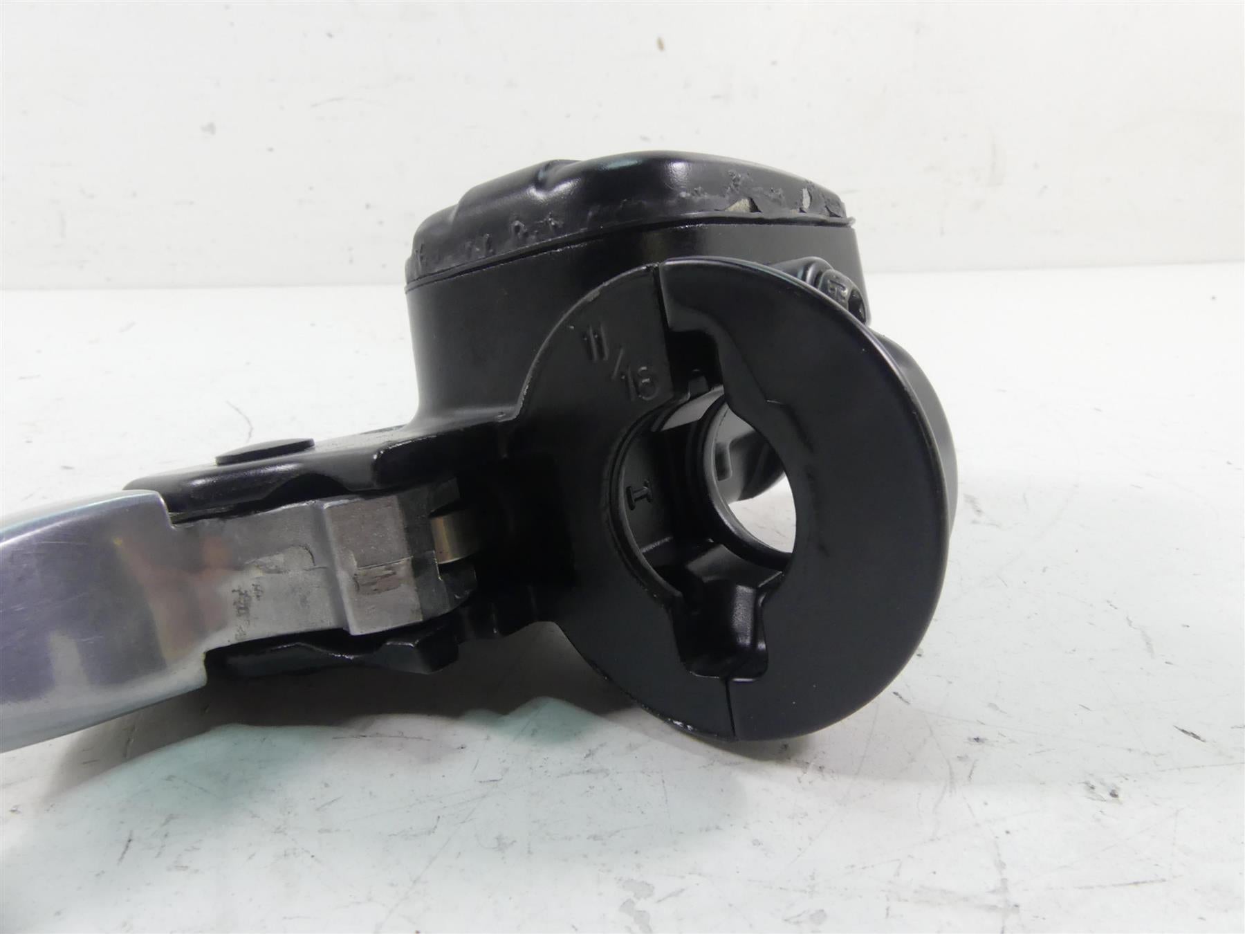 2012 Harley VRSCF Muscle Rod Clutch Master Cylinder 11/16" + Lever 38744-09B {{ shop.shopifyCountryName }} - Mototech271