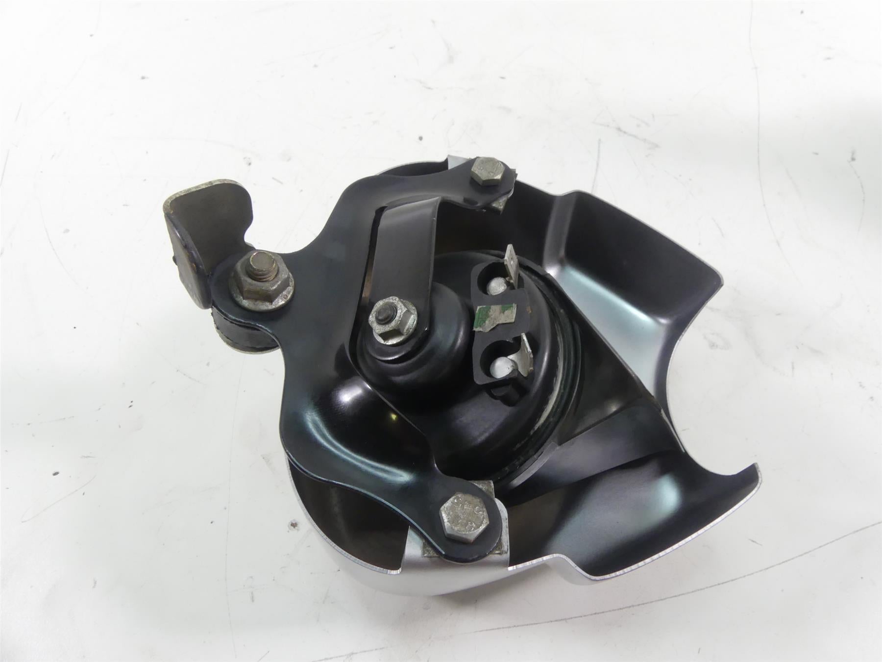 2013 Harley Davidson VRSCF Muscle Horn With Silver Cover 69053-09 {{ shop.shopifyCountryName }} - Mototech271