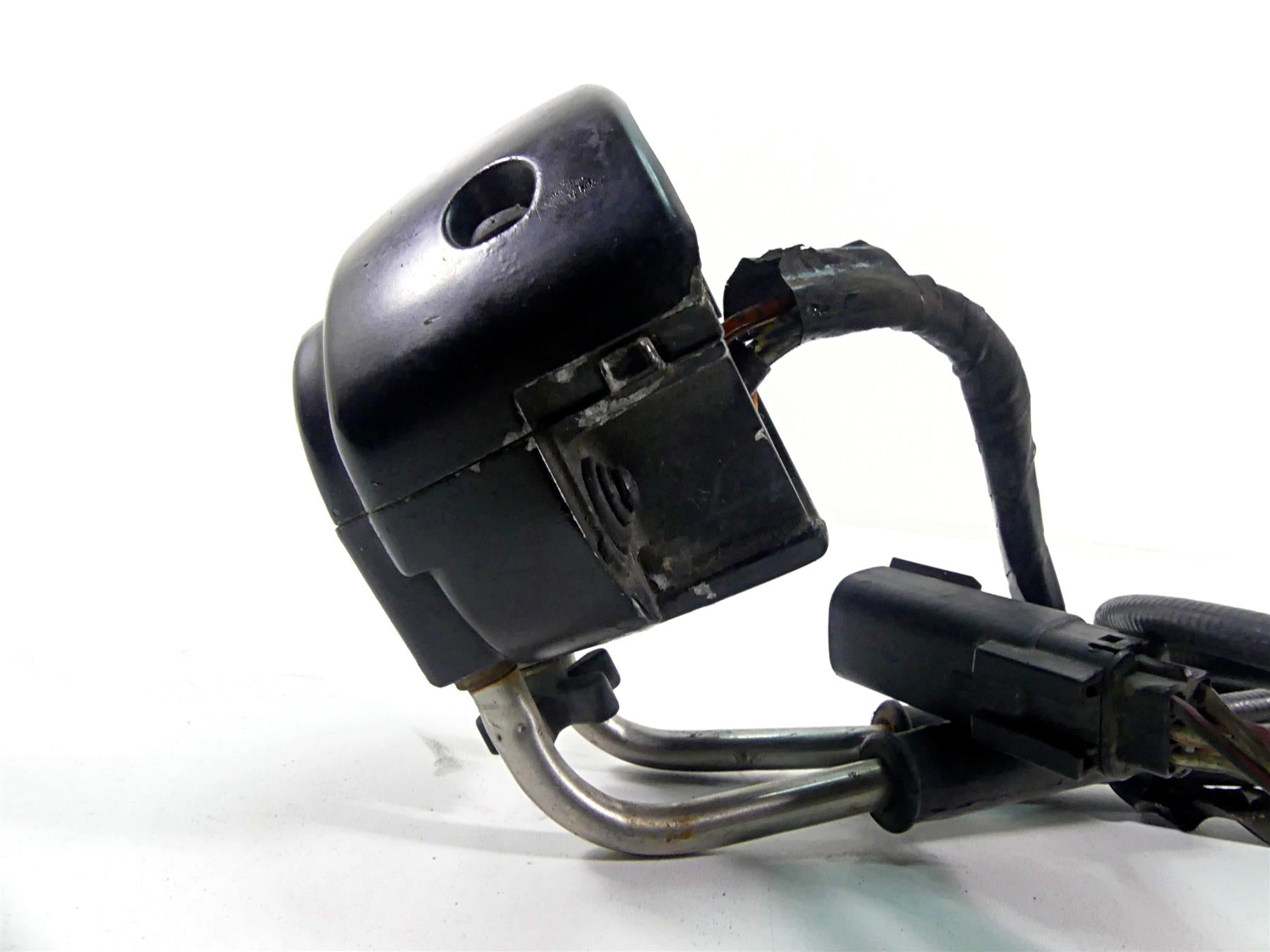 2014 Harley VRSCF Muscle V-Rod Right Hand Control Switch 71684-06A 71683-06A {{ shop.shopifyCountryName }} - Mototech271