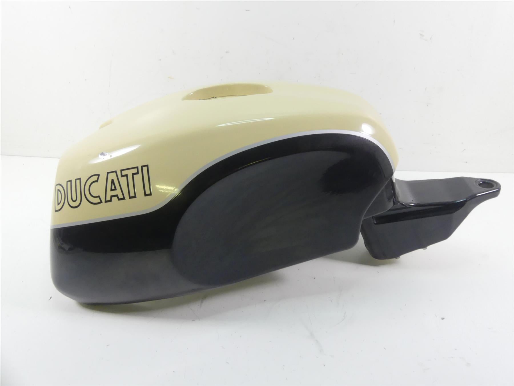 2007 Ducati Sport Classic GT1000 Fuel Gas Petrol Tank Cream 58611631B {{ shop.shopifyCountryName }} - Mototech271