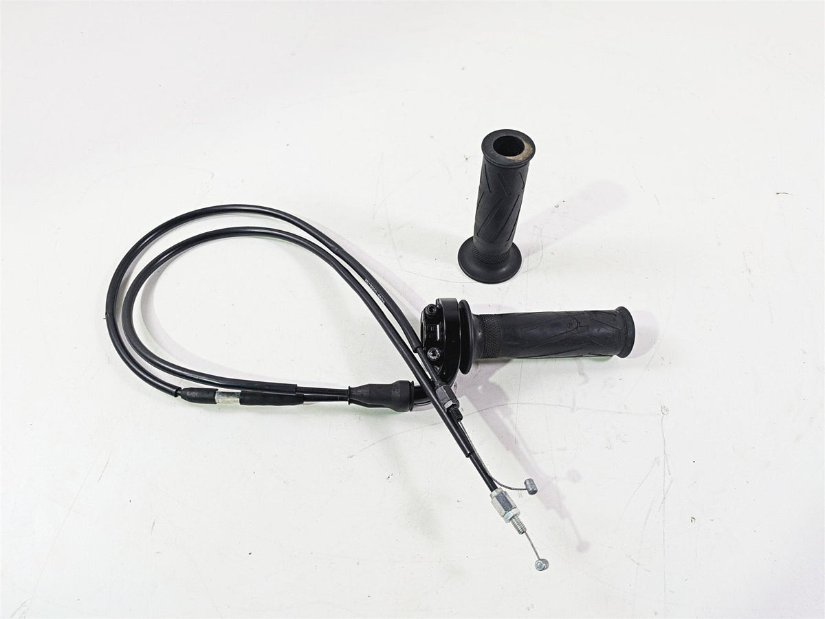 2009 Yamaha FZ1 FZS10 Fazer Hand Throttle Grip Cable Set 3LN-26281-01-00 {{ shop.shopifyCountryName }} - Mototech271
