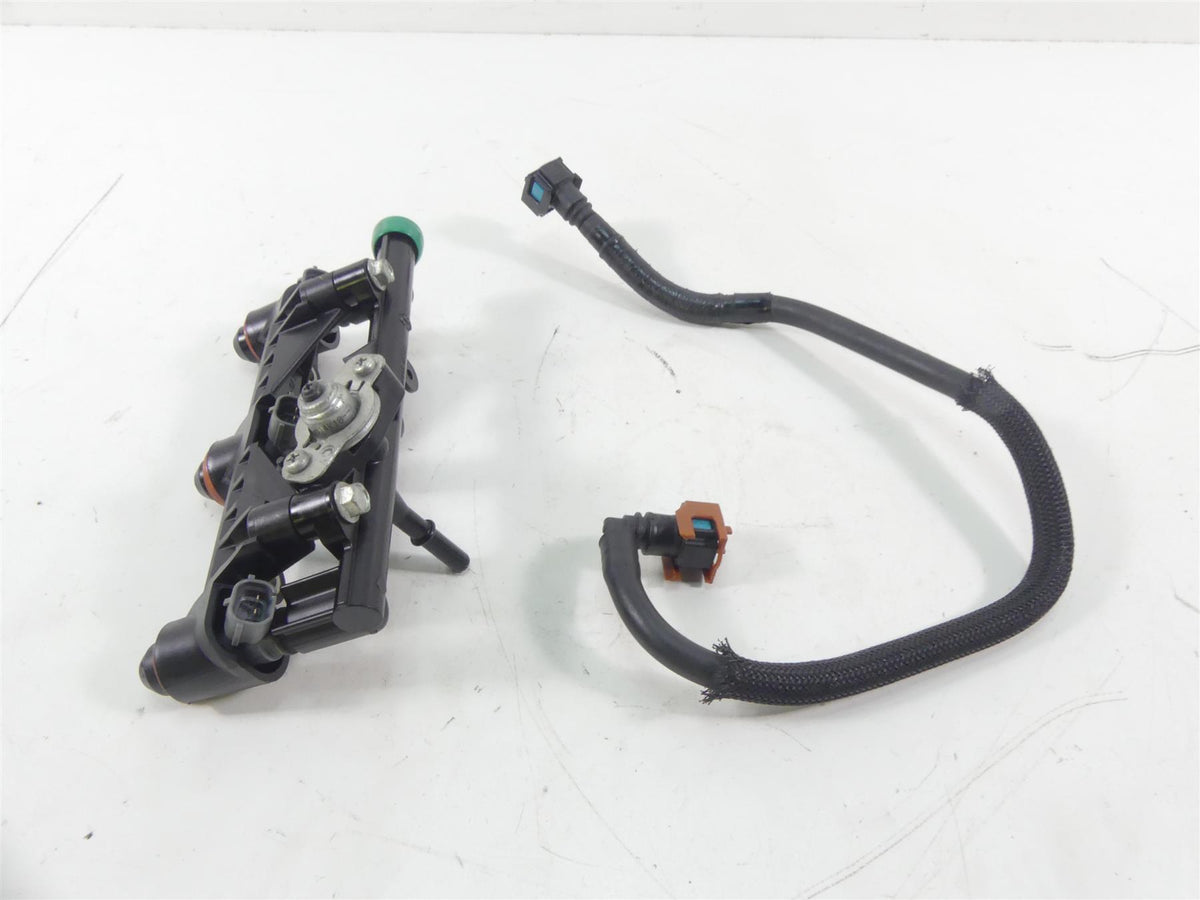 2015 Yamaha MT09 FZ09 Fuel Injection Injector Rail 1RC-13930-00-00 {{ shop.shopifyCountryName }} - Mototech271