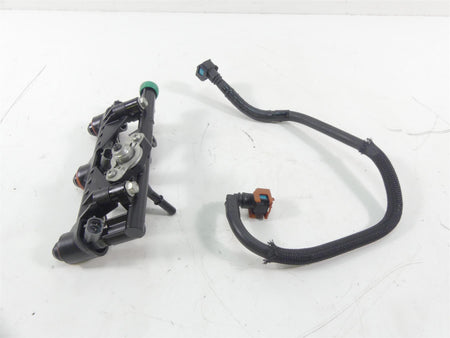 2015 Yamaha MT09 FZ09 Fuel Injection Injector Rail 1RC-13930-00-00 {{ shop.shopifyCountryName }} - Mototech271