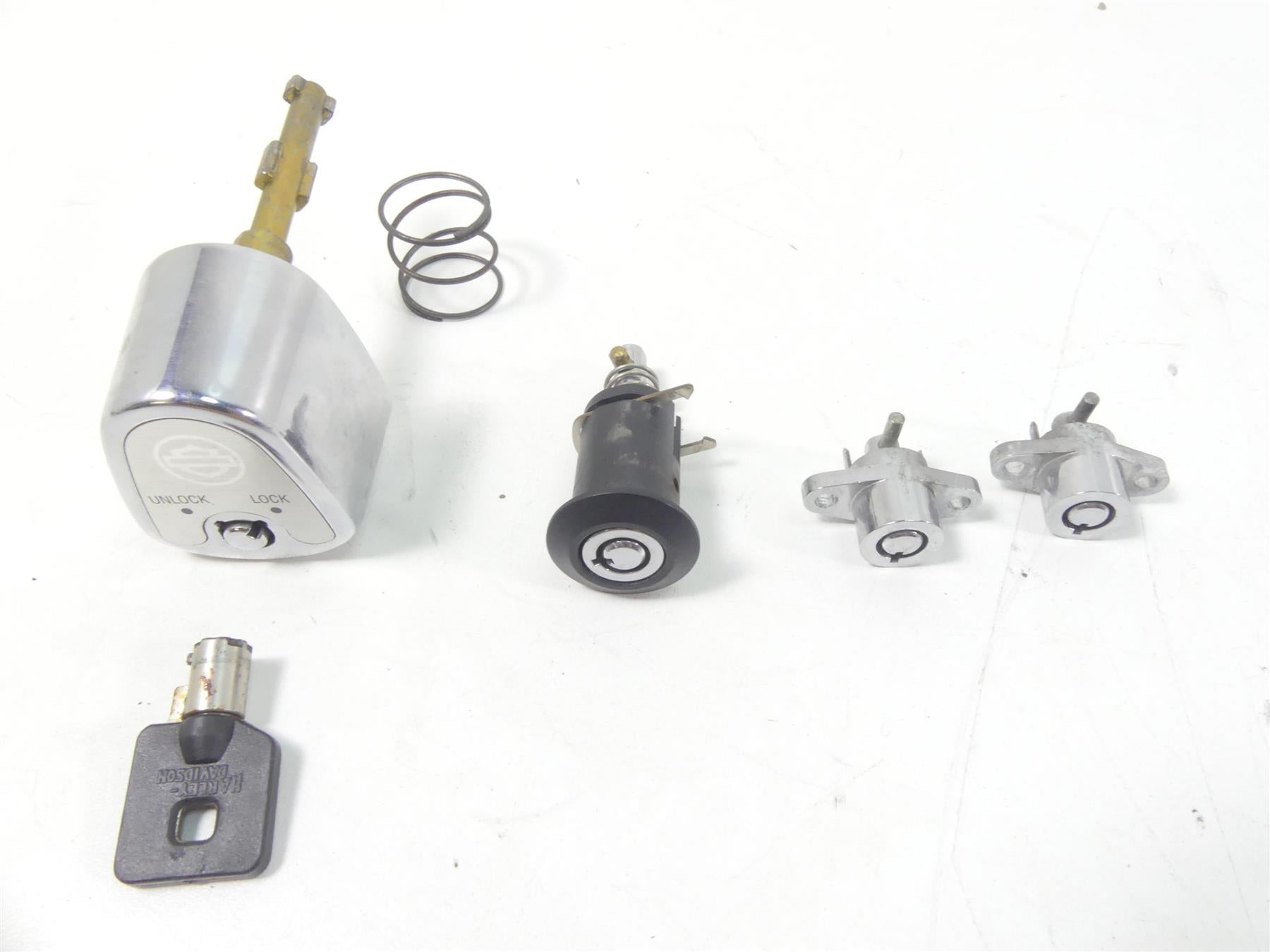 2007 Harley FLHTCU SE2 CVO Electra Glide Ignition Key Lock Set 71530-03C {{ shop.shopifyCountryName }} - Mototech271