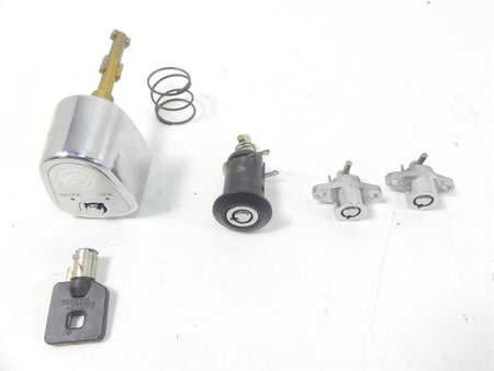 2007 Harley FLHTCU SE2 CVO Electra Glide Ignition Key Lock Set 71530-03C {{ shop.shopifyCountryName }} - Mototech271