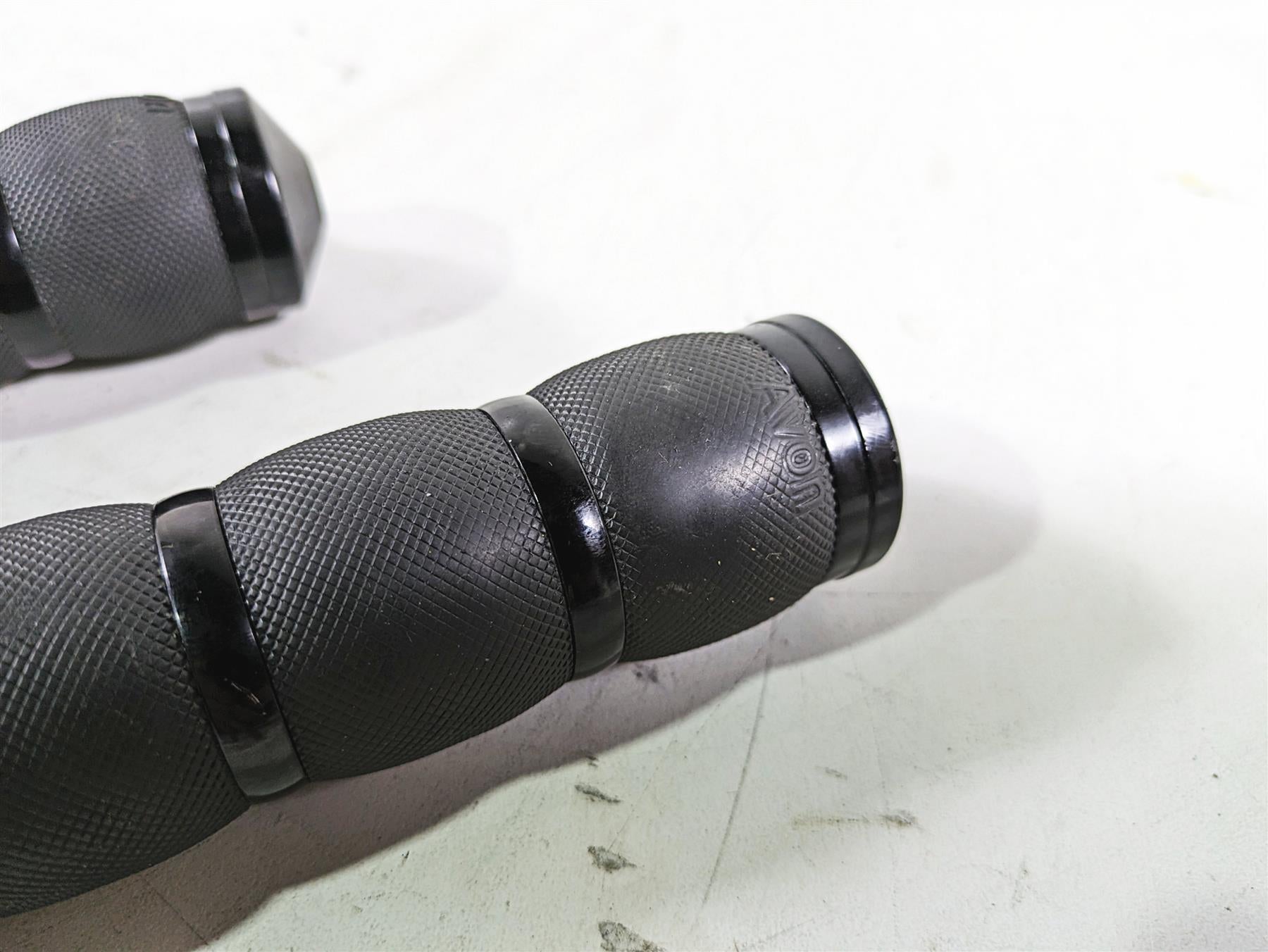 2017 Harley Touring FLTRXS Road Glide Avon Air Cushion Hand Grips AIR-90-AN-B-FL {{ shop.shopifyCountryName }} - Mototech271