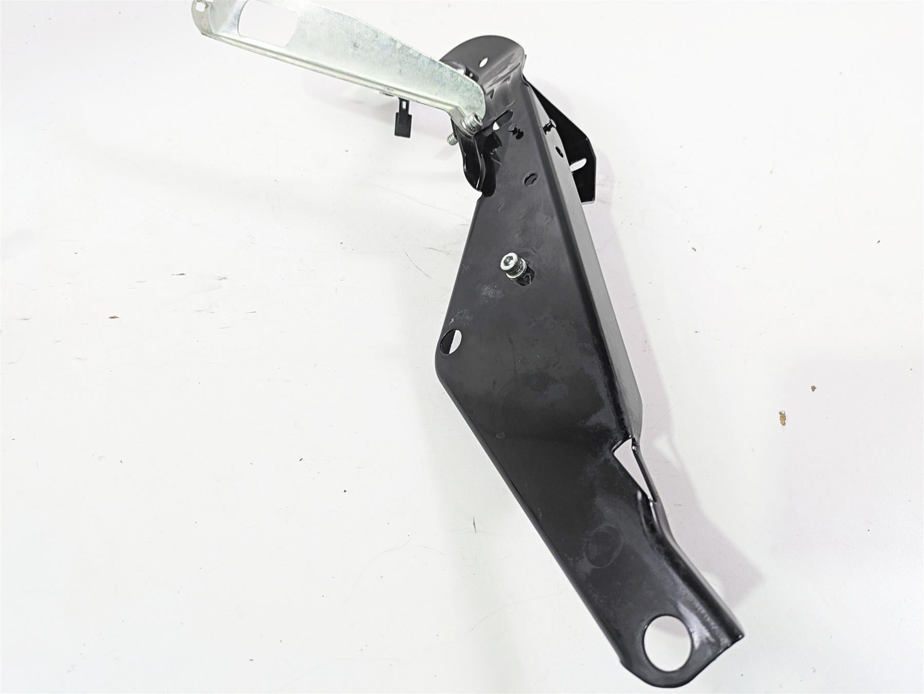 2010 Harley Touring FLHXSE CVO Street Glide Front Fairing Mounts Set 58478-96B {{ shop.shopifyCountryName }} - Mototech271