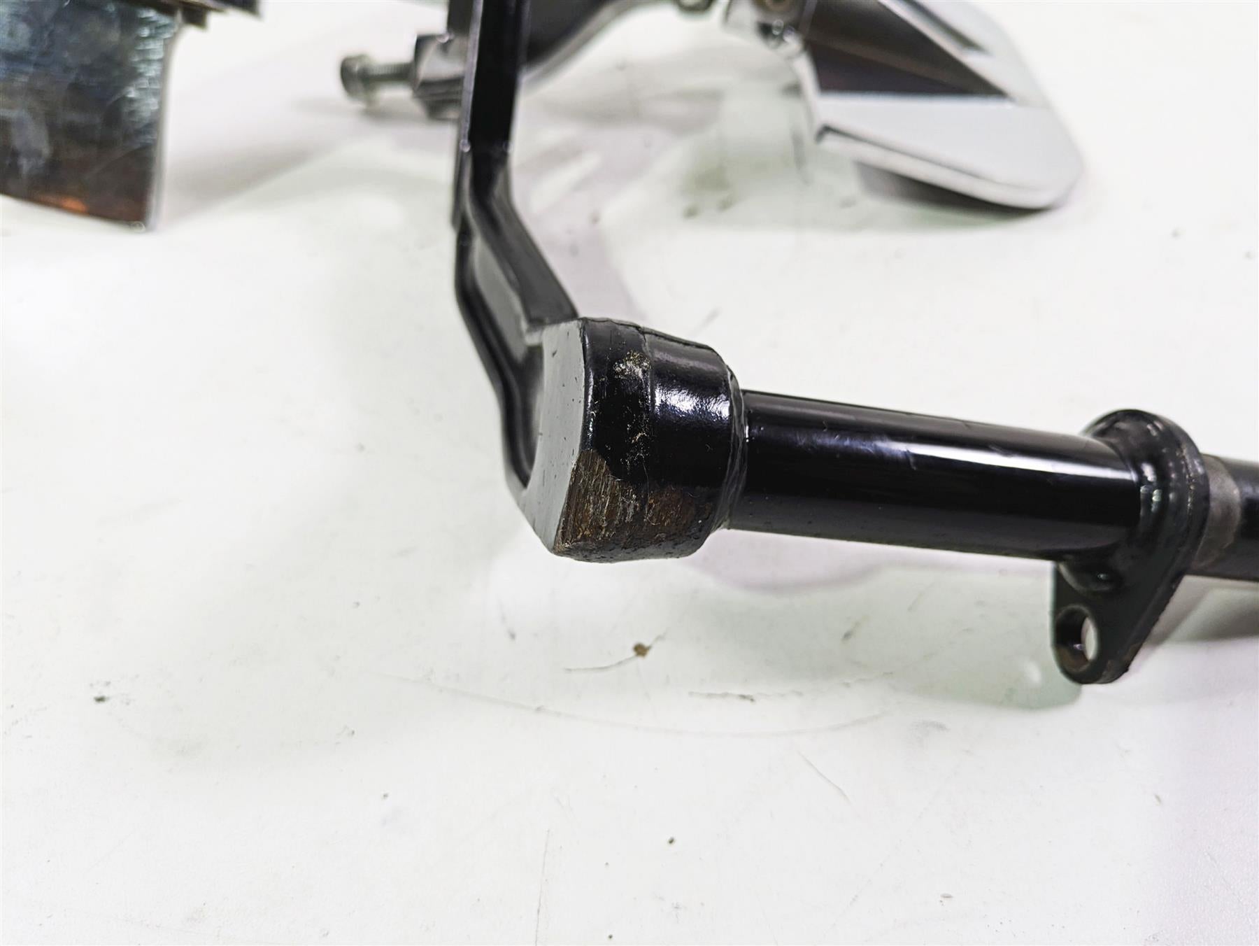 2002 Harley Dyna FXDL Low Rider Rear Passenger Floorboard + Mount 52740-02 {{ shop.shopifyCountryName }} - Mototech271