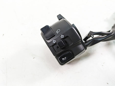 2002 Yamaha FZ1 FZS1000 Fazer Left Hand Blinker Control Switch 5LV-83973-00-00 {{ shop.shopifyCountryName }} - Mototech271