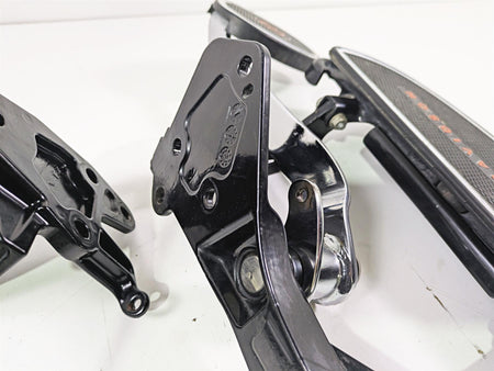 2014 Harley FLS Softail Slim Front Floorboard + Brake Pedal Shifter Set 42431-11 {{ shop.shopifyCountryName }} - Mototech271