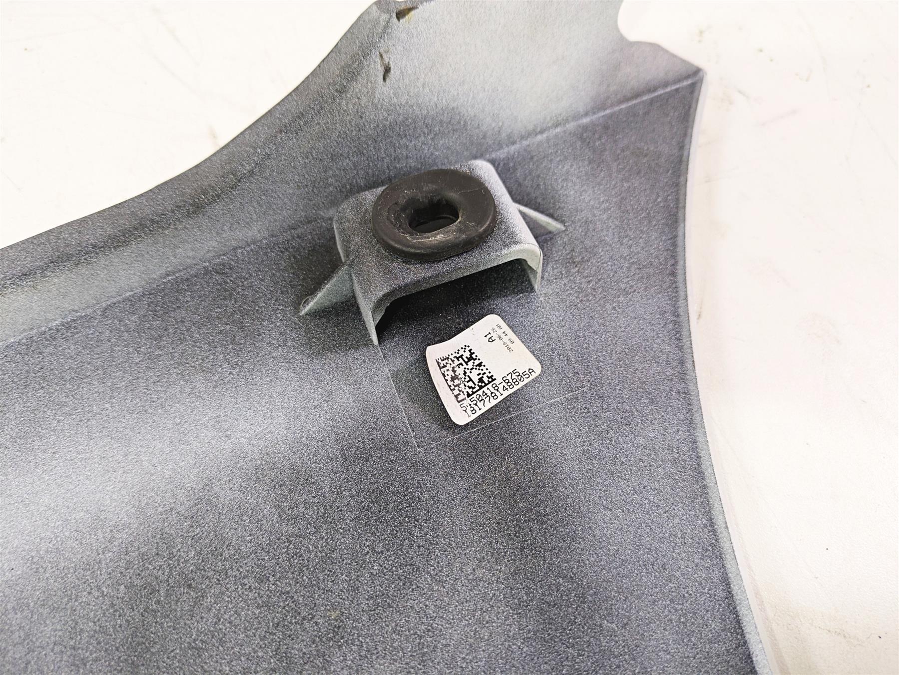 2018 Indian Chieftain Limited Right Lower Side Cover Fairing White Pearl 5450418 {{ shop.shopifyCountryName }} - Mototech271
