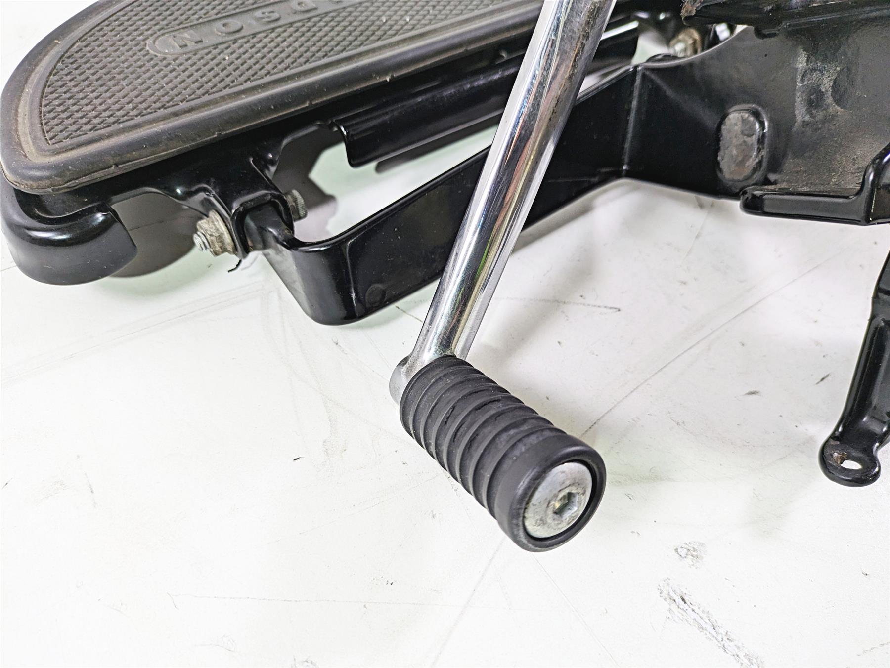 2017 Harley FLS Softail Slim Left Front Floorboard & Shifter 33630-07A 33895-82E {{ shop.shopifyCountryName }} - Mototech271