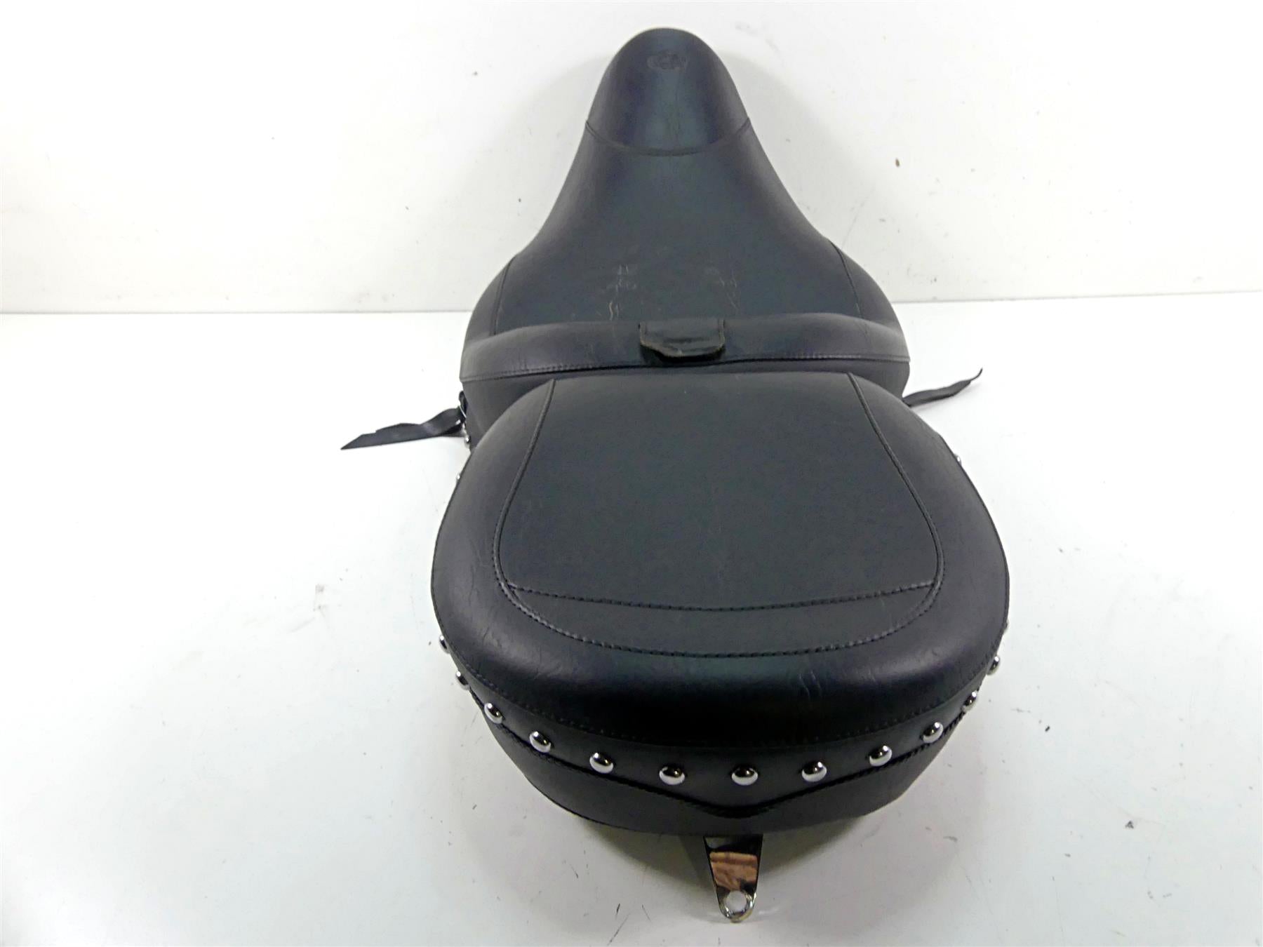 2019 Indian Chieftain Classic Mustang Wide Touring Rider & Passenger Seat 79762 {{ shop.shopifyCountryName }} - Mototech271
