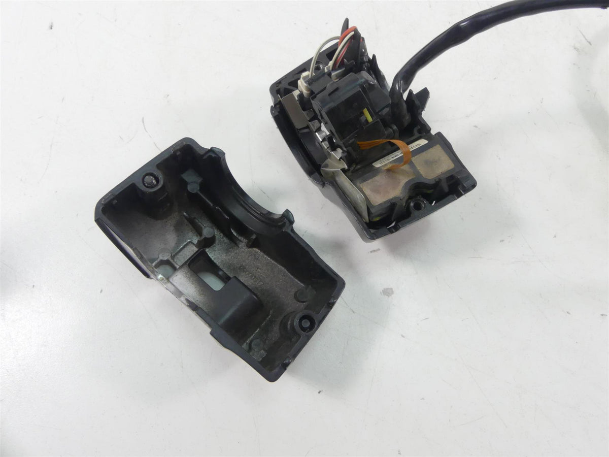 2014 Harley Touring FLHTK Electra Glide Right Hand Control Switch 71500129 {{ shop.shopifyCountryName }} - Mototech271