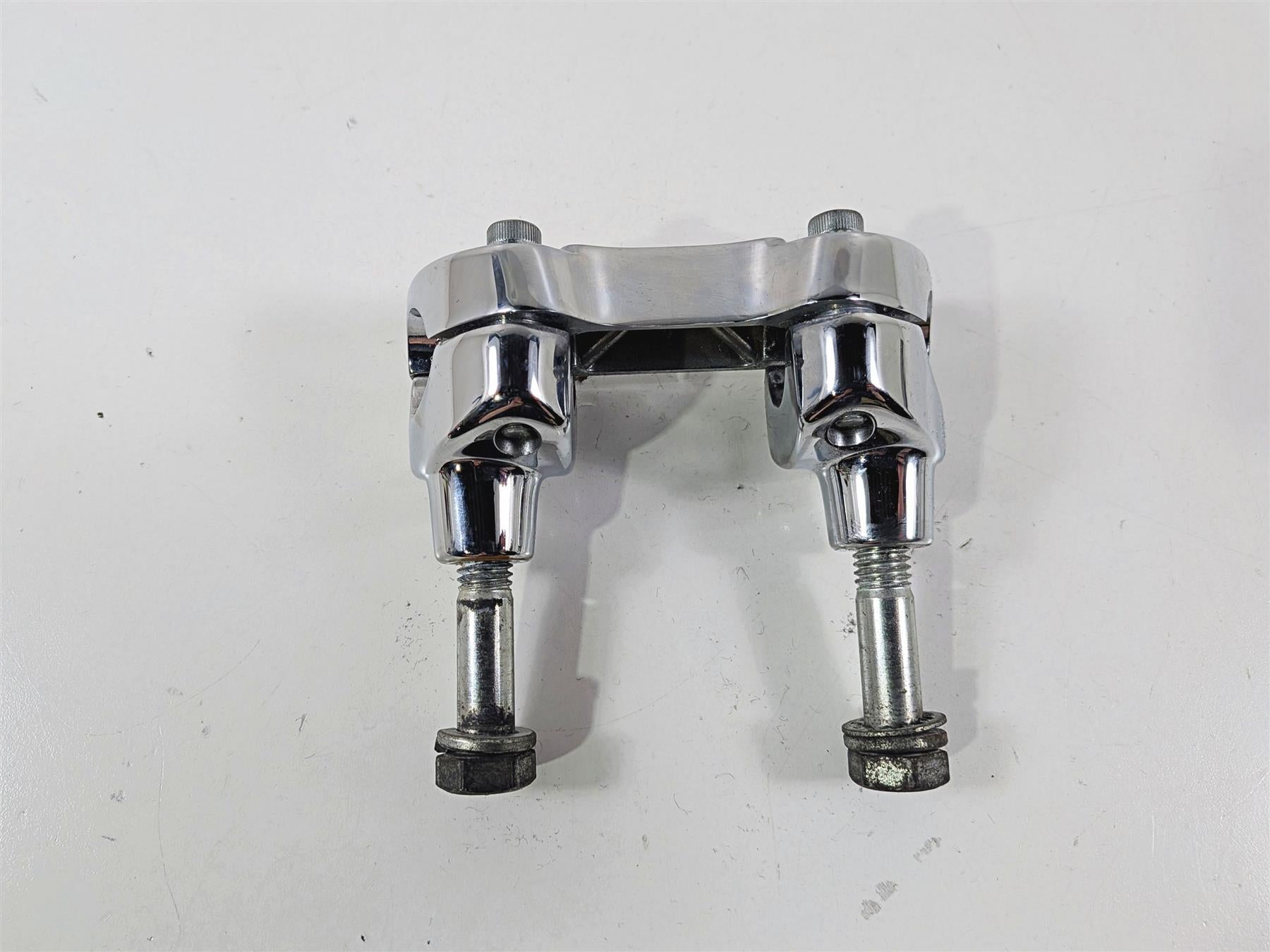 1998 Harley Dyna FXDL Low Rider Handlebar Riser Holder Clamps 56119-77A {{ shop.shopifyCountryName }} - Mototech271