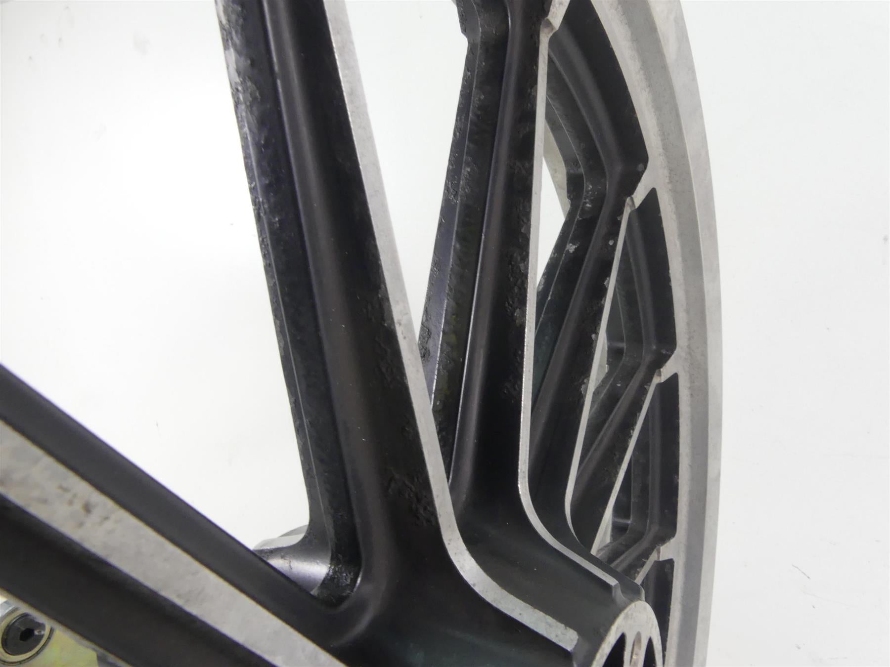 1999 Harley Dyna FXDS Convertible Straight Front 13 Spoke Wheel 19x2.15 43499-96 {{ shop.shopifyCountryName }} - Mototech271