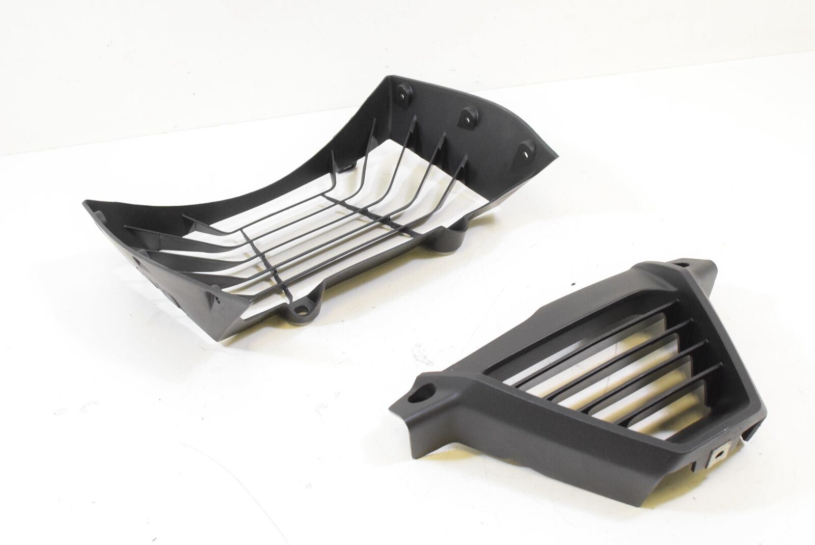 2018 KTM RC390 RC 390 Duke Radiator Fan Cover Grille Housing Set 90508011000 {{ shop.shopifyCountryName }} - Mototech271