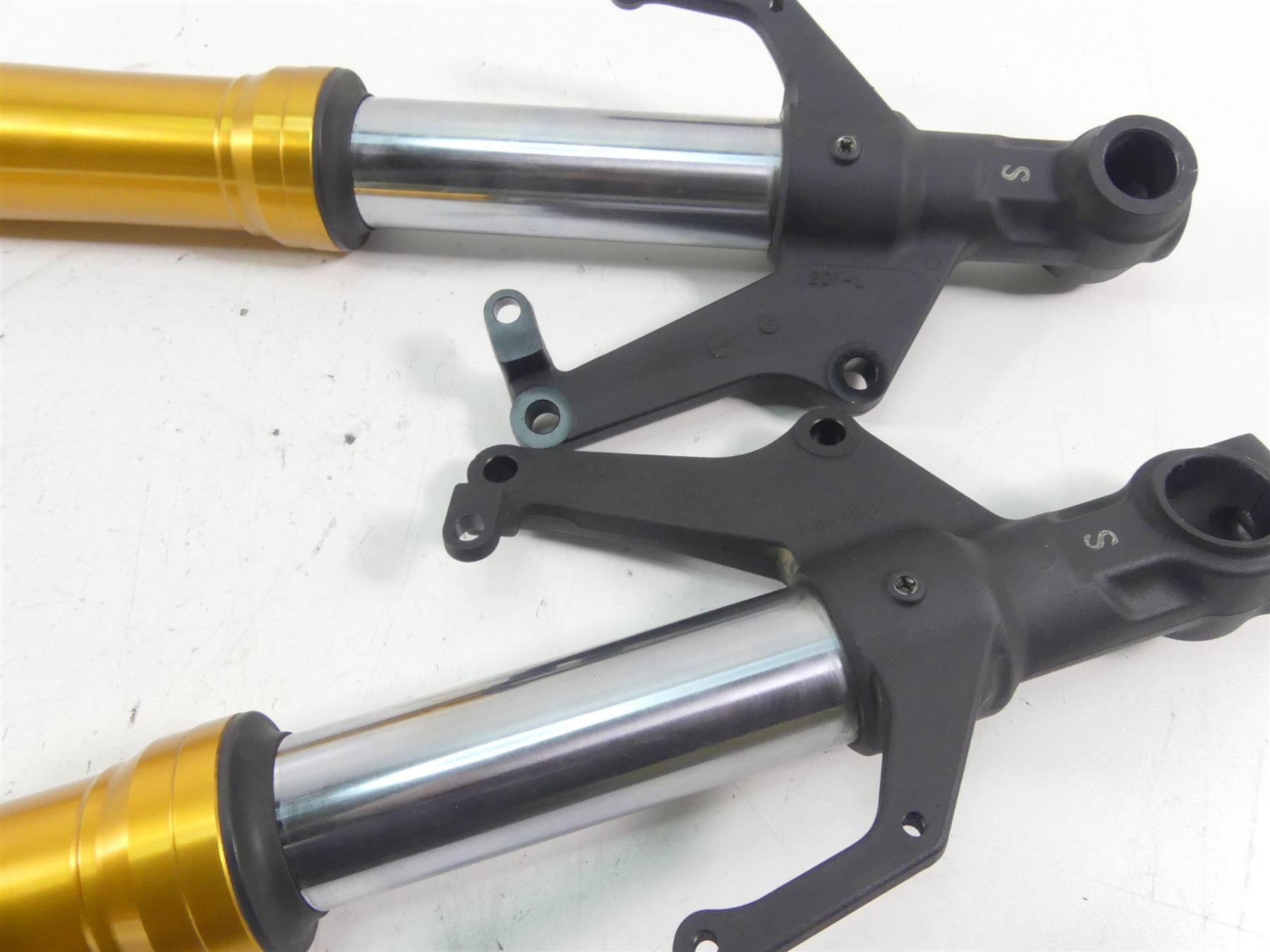 2008 Yamaha FZ1 Fazer Straight Front Fork Leg Set L 2D1-23102-11 2D1-23103-13 {{ shop.shopifyCountryName }} - Mototech271